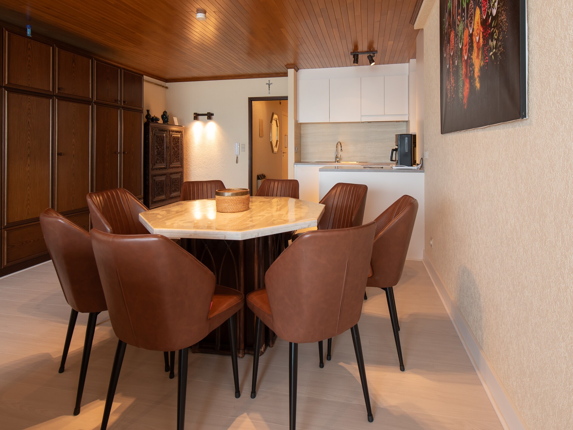 Ruim appartement aan de zeedijk met zicht op casino en strand - foto 9