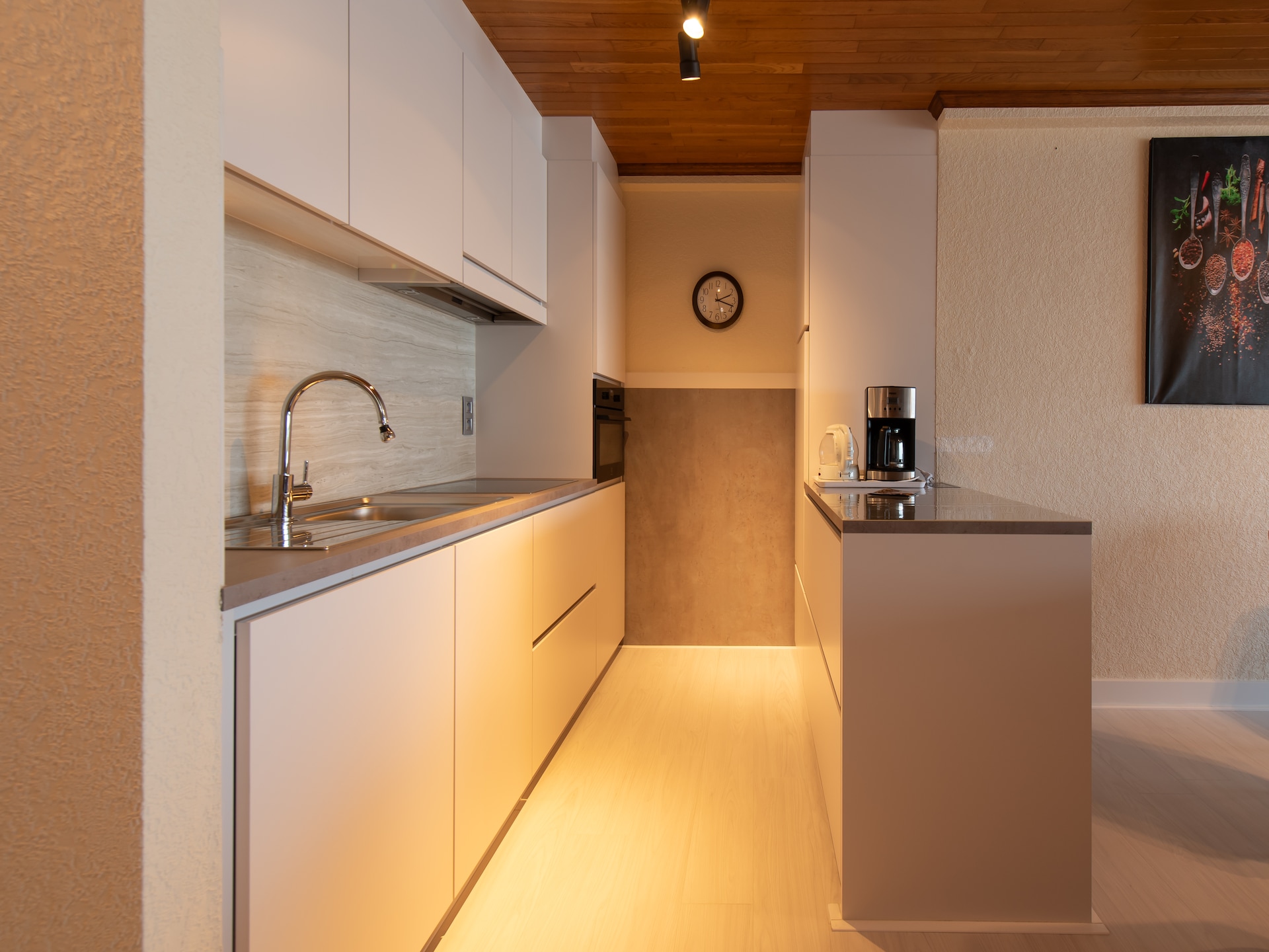 Ruim appartement aan de zeedijk met zicht op casino en strand - foto 12