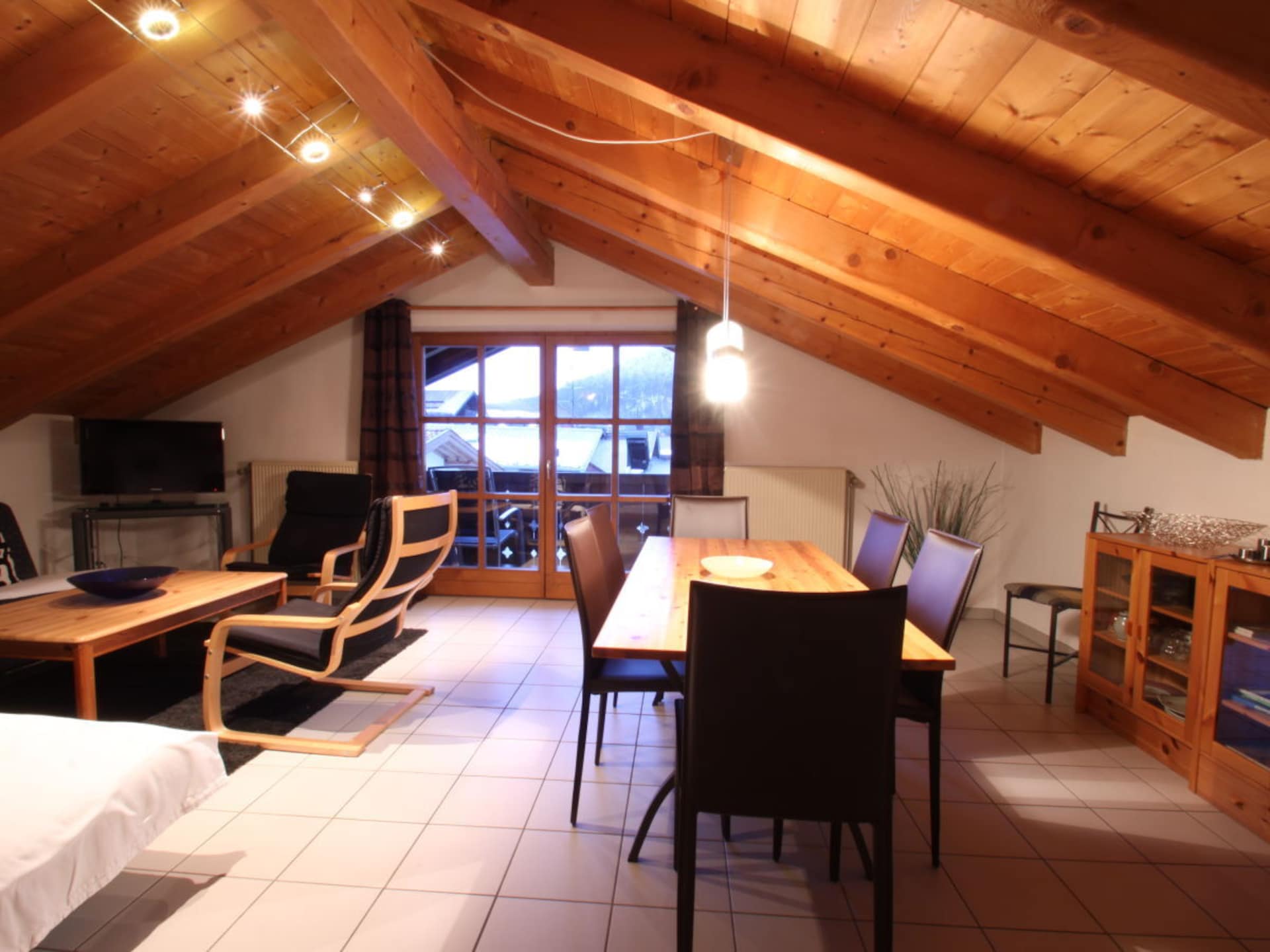 Ruim vakantiehuis met balkon en bergzicht in Mittenwald, vlakbij skilift - foto 4