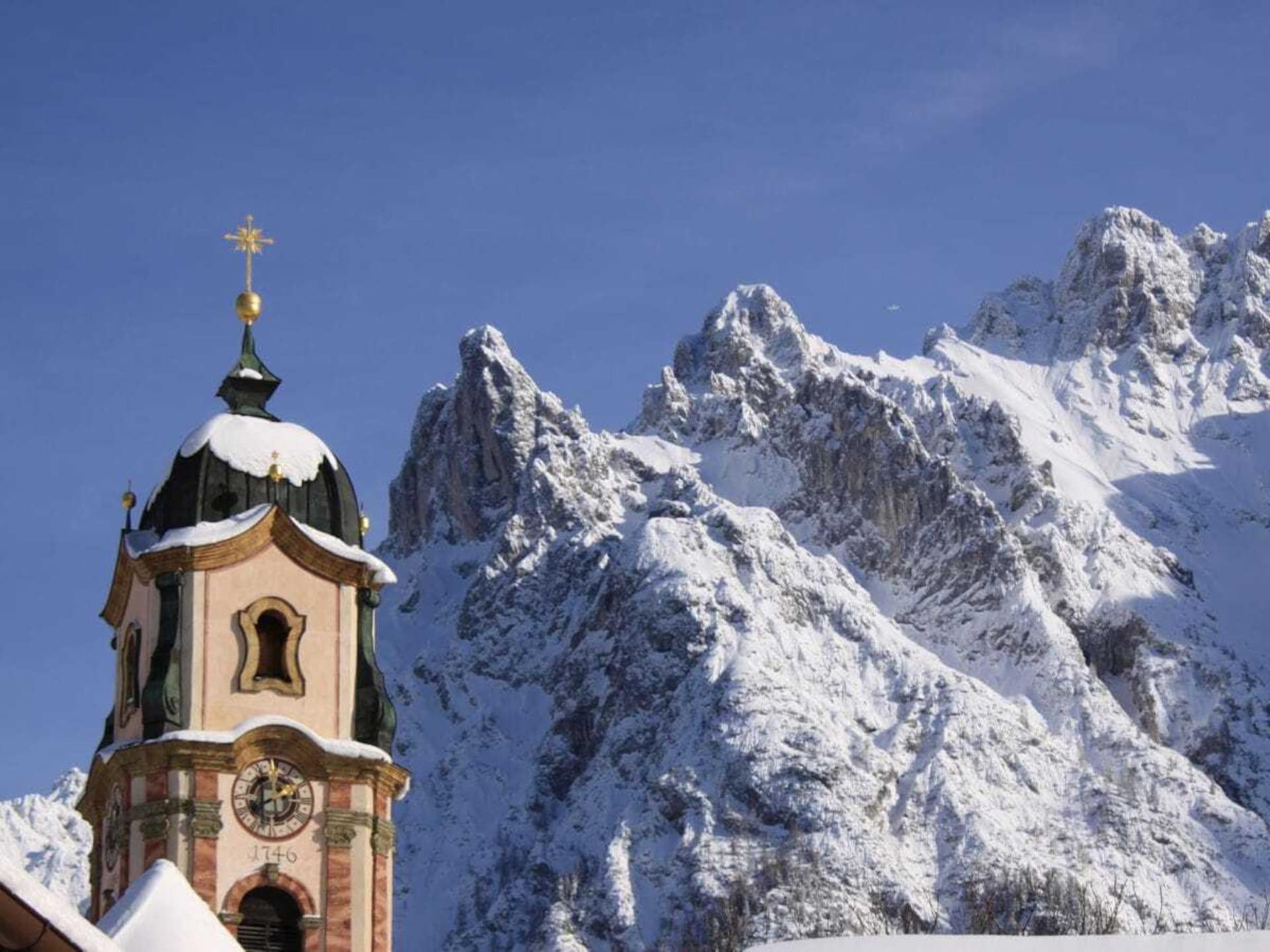 Ruim vakantiehuis met balkon en bergzicht in Mittenwald, vlakbij skilift - foto 11