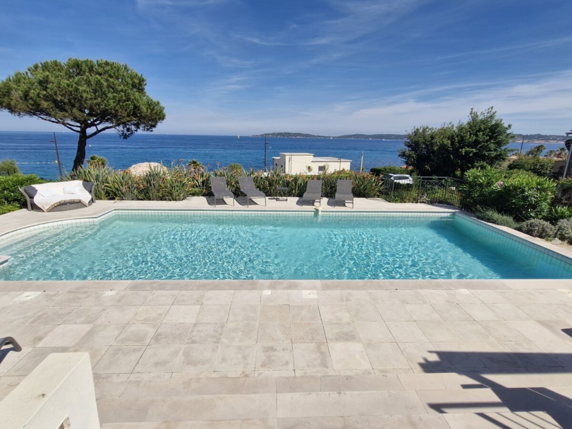 Zonovergoten villa met zeezicht en privézwembad in Sainte-Maxime - foto 2