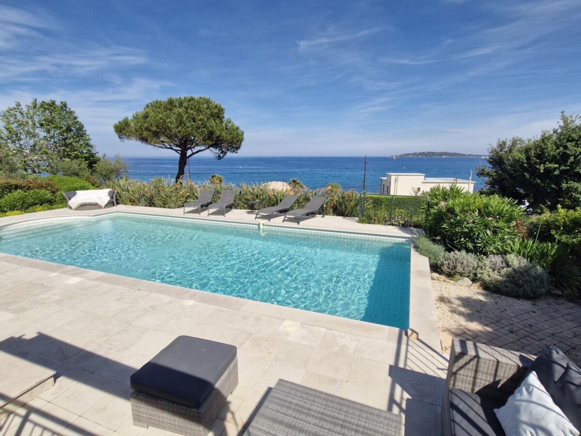 Zonovergoten villa met zeezicht en privézwembad in Sainte-Maxime - foto 3