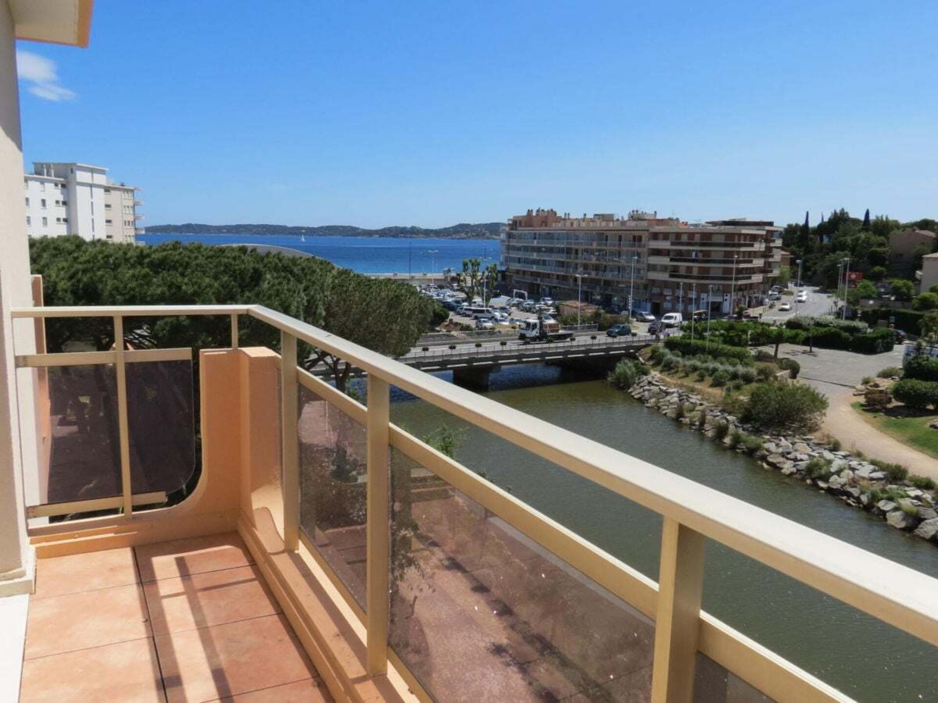 Sfeervol appartement in Sainte-Maxime met zeezicht en zwembad - foto 4