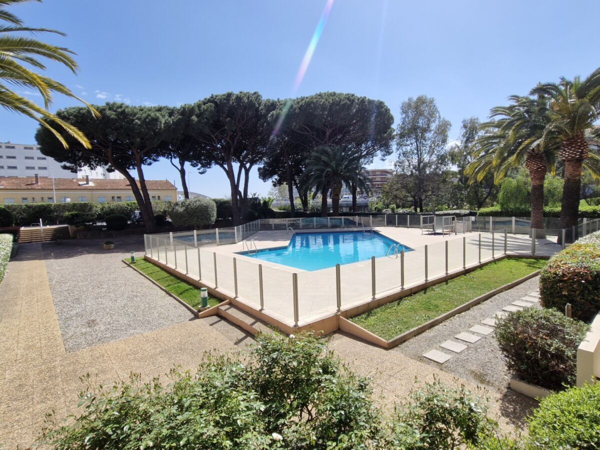 Sfeervol appartement in Sainte-Maxime met zeezicht en zwembad - foto 8