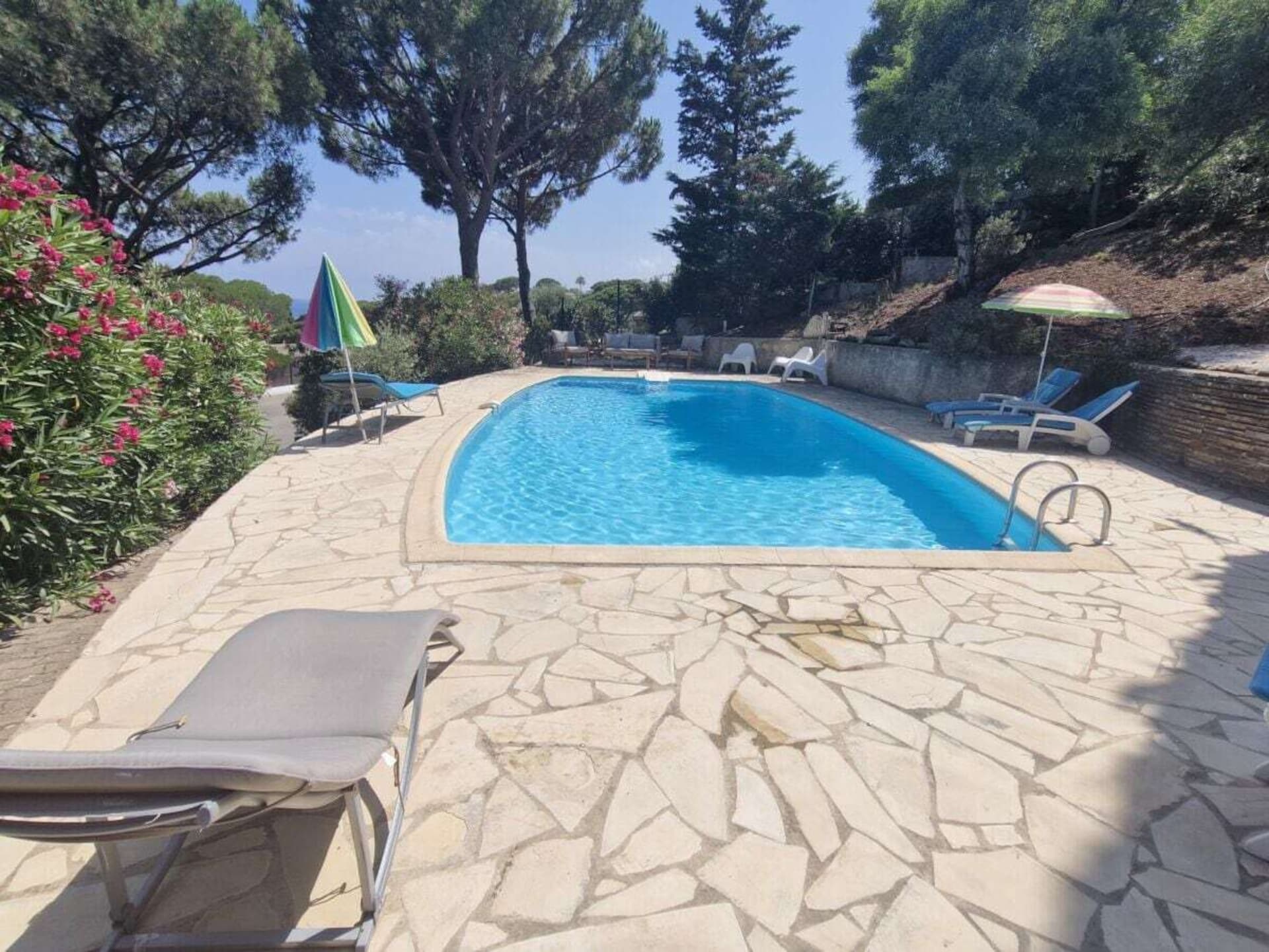 Zonnige villa met privézwembad en zeezicht bij Sainte-Maxime - foto 11