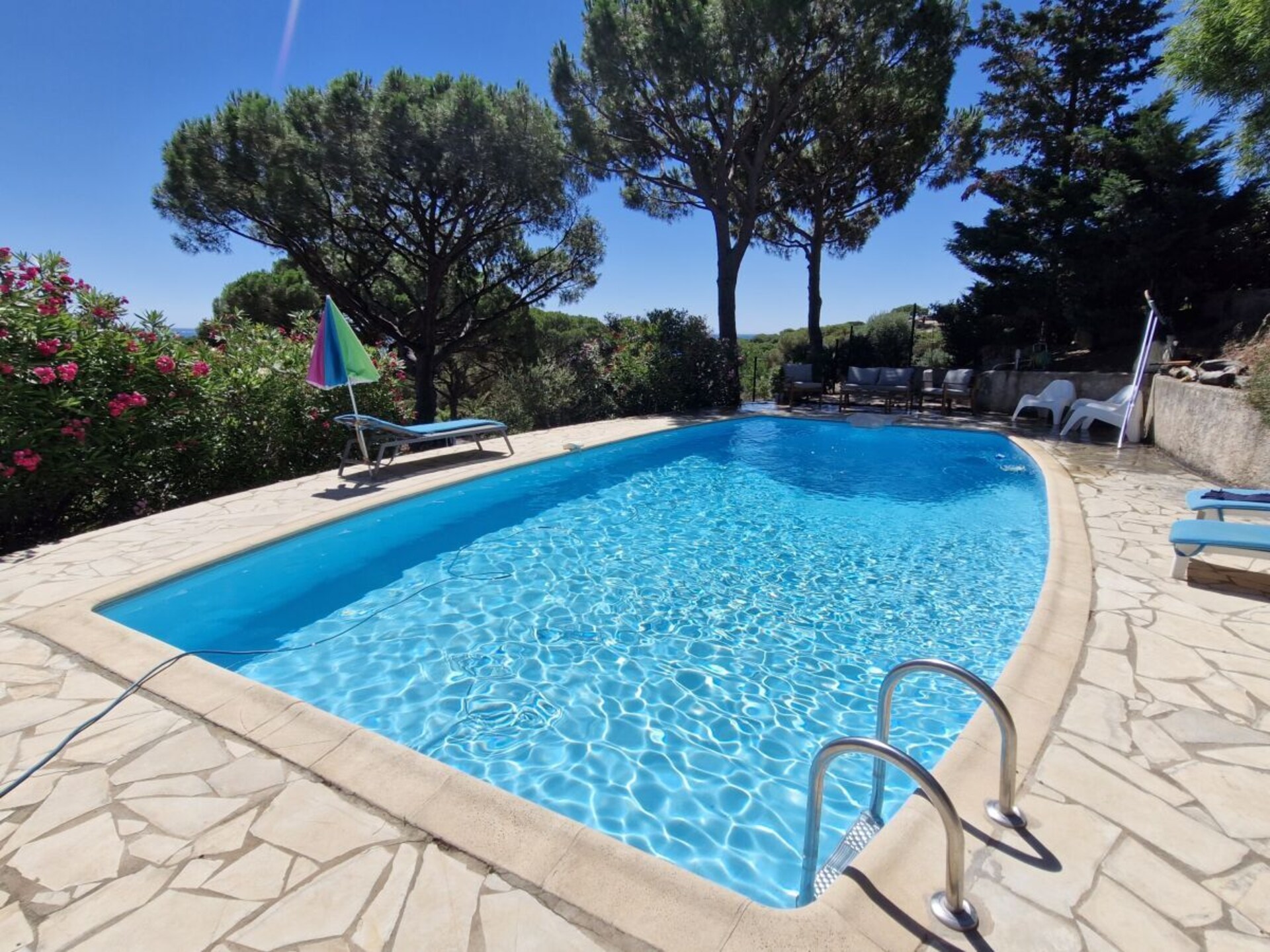 Zonnige villa met privézwembad en zeezicht bij Sainte-Maxime - foto 14