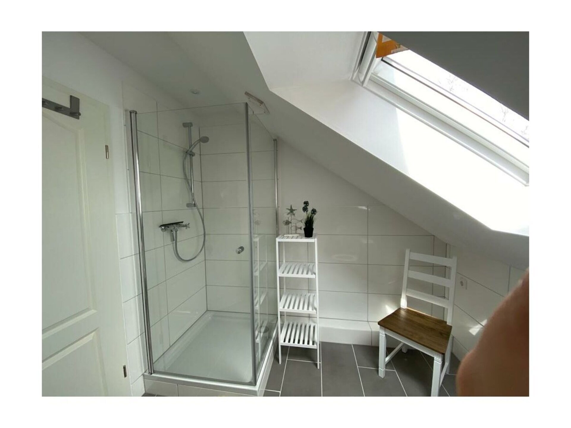 Licht zolderappartement in Varel, vlakbij centrum - foto 7