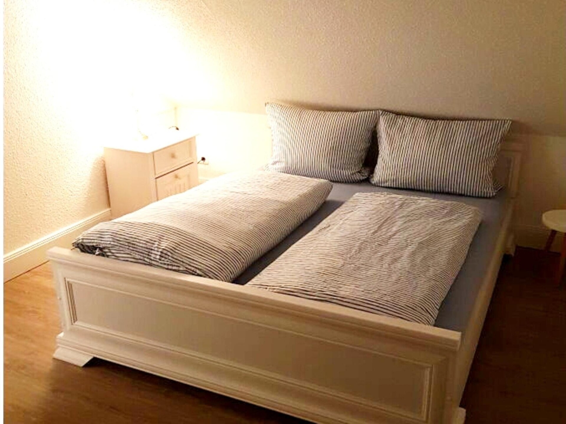 Licht zolderappartement in Varel, vlakbij centrum - foto 2