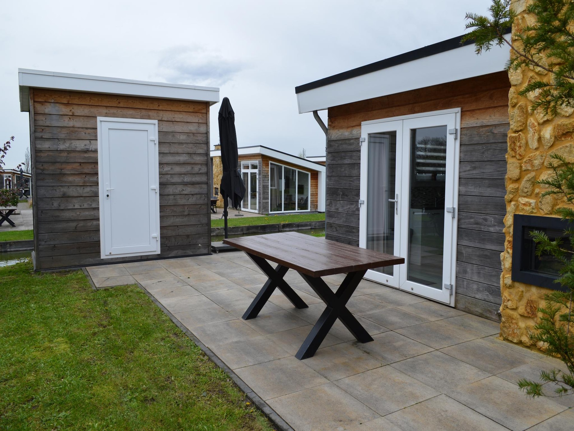 Luxe vakantiehuis met gashaard en tuinhuisje op Resort Mooi Bemelen - foto 17