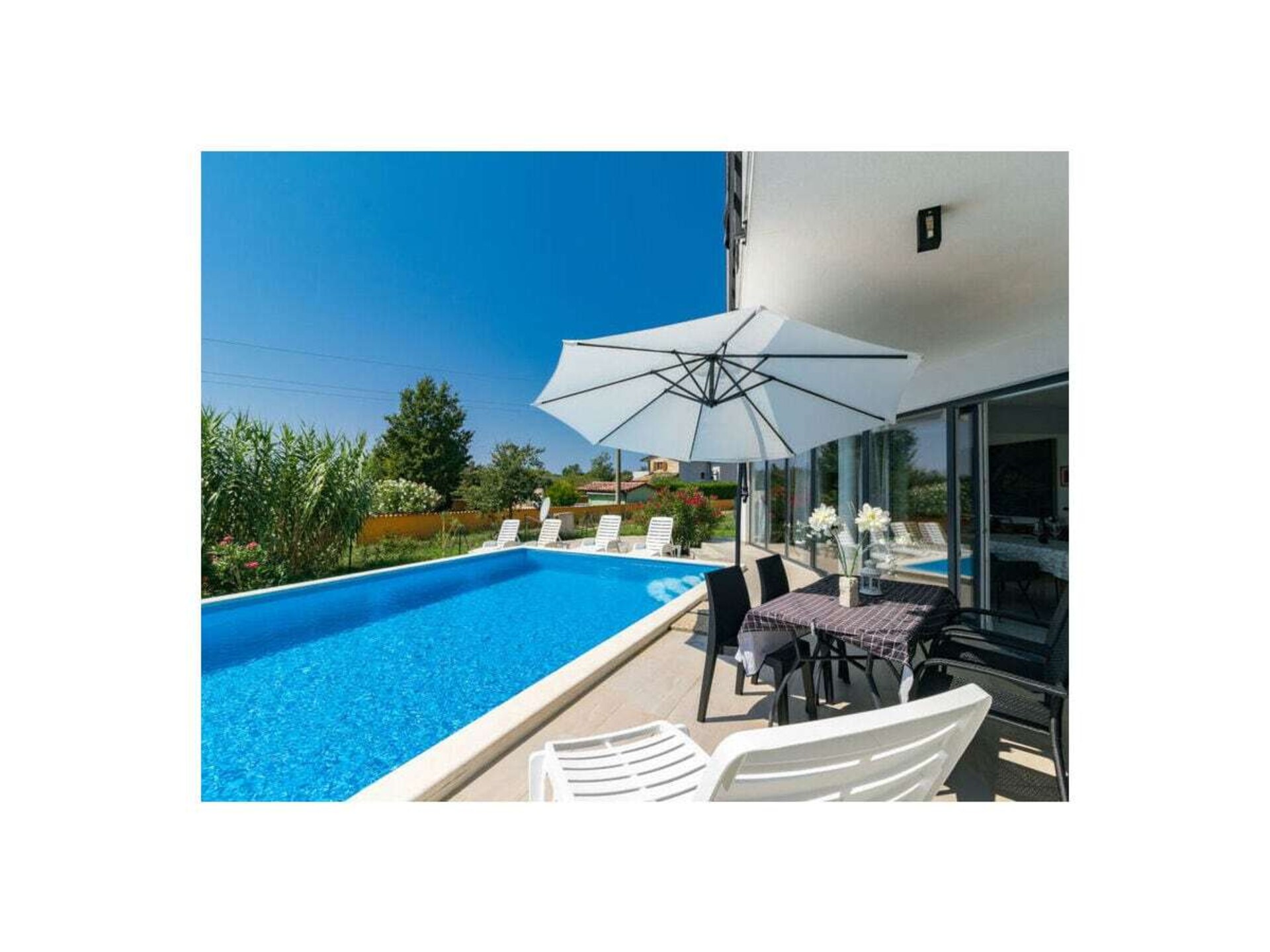 Modern vakantiehuis met zwembad in de Kroatische heuvels bij Visnjan - foto 2