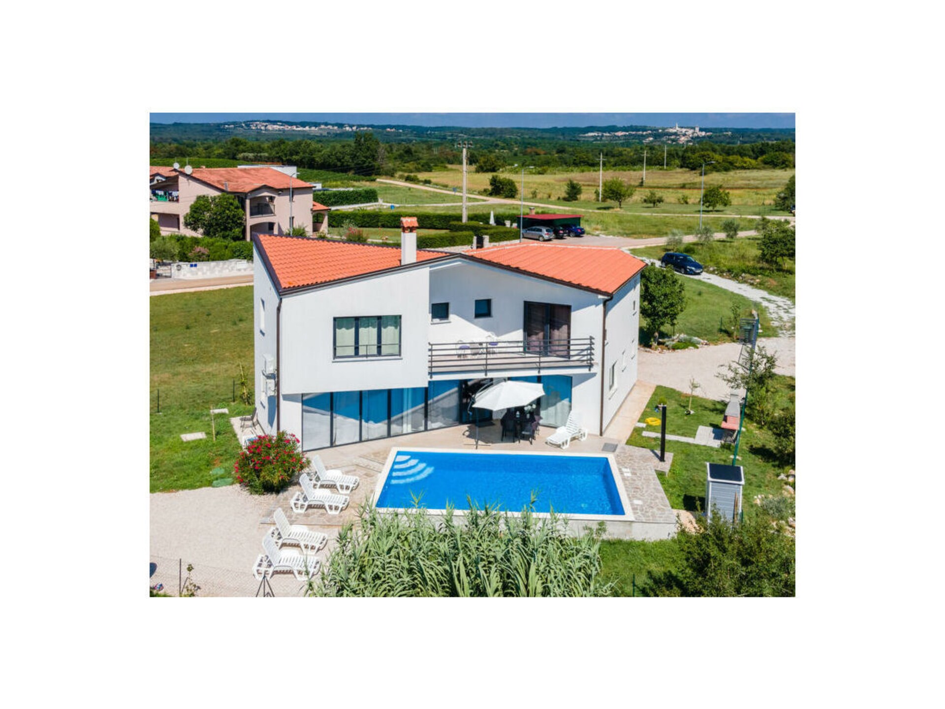 Modern vakantiehuis met zwembad in de Kroatische heuvels bij Visnjan - foto 3