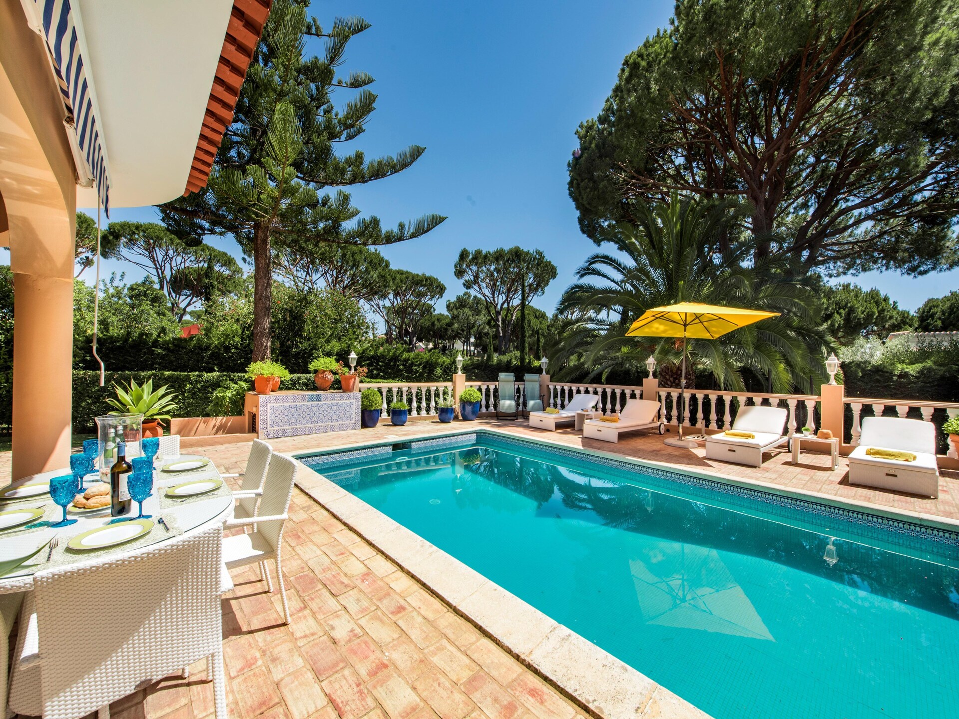Ruime 4-slaapkamer villa met zonnig terras nabij Vilamoura - foto 8