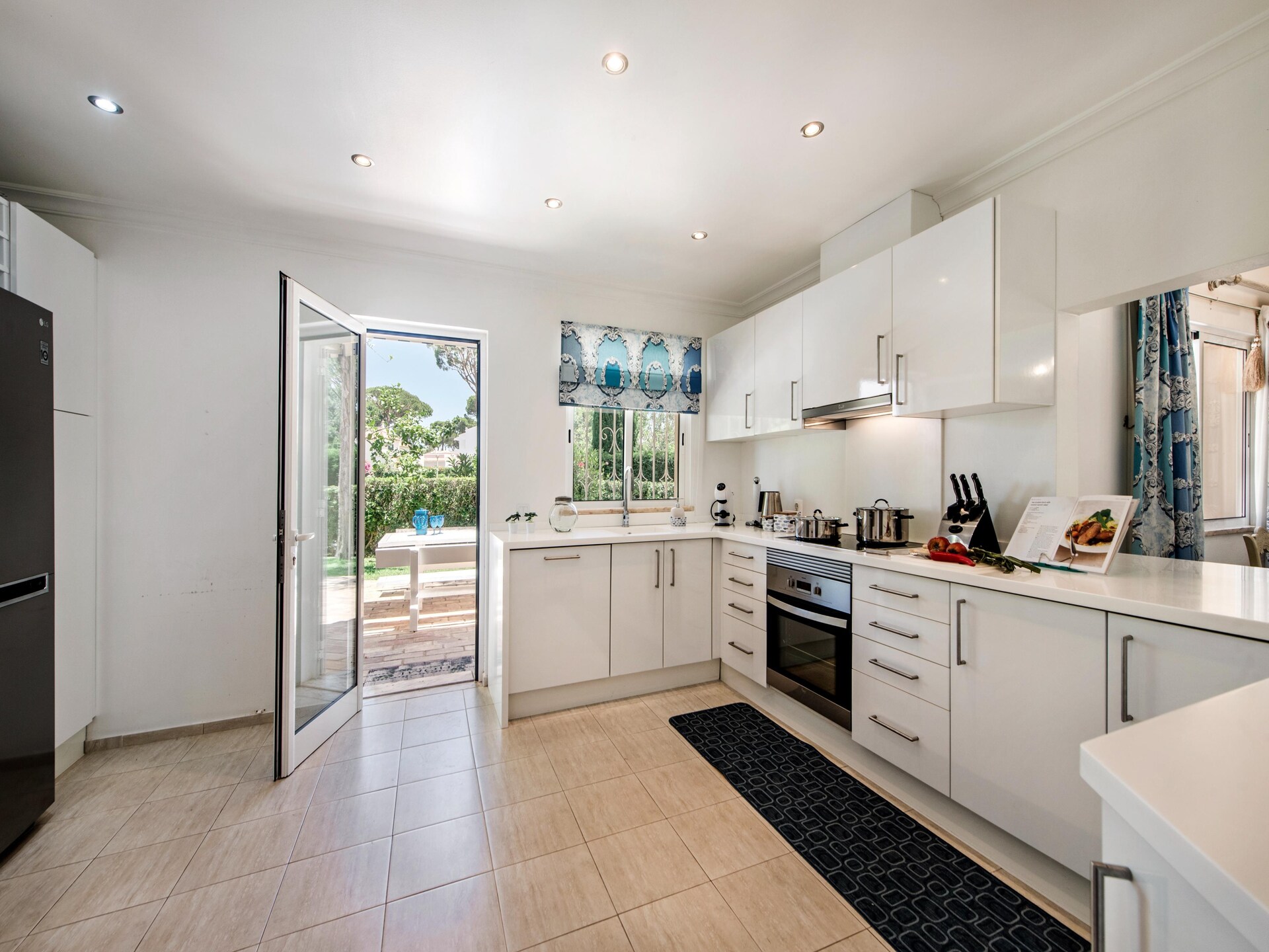 Ruime 4-slaapkamer villa met zonnig terras nabij Vilamoura - foto 19