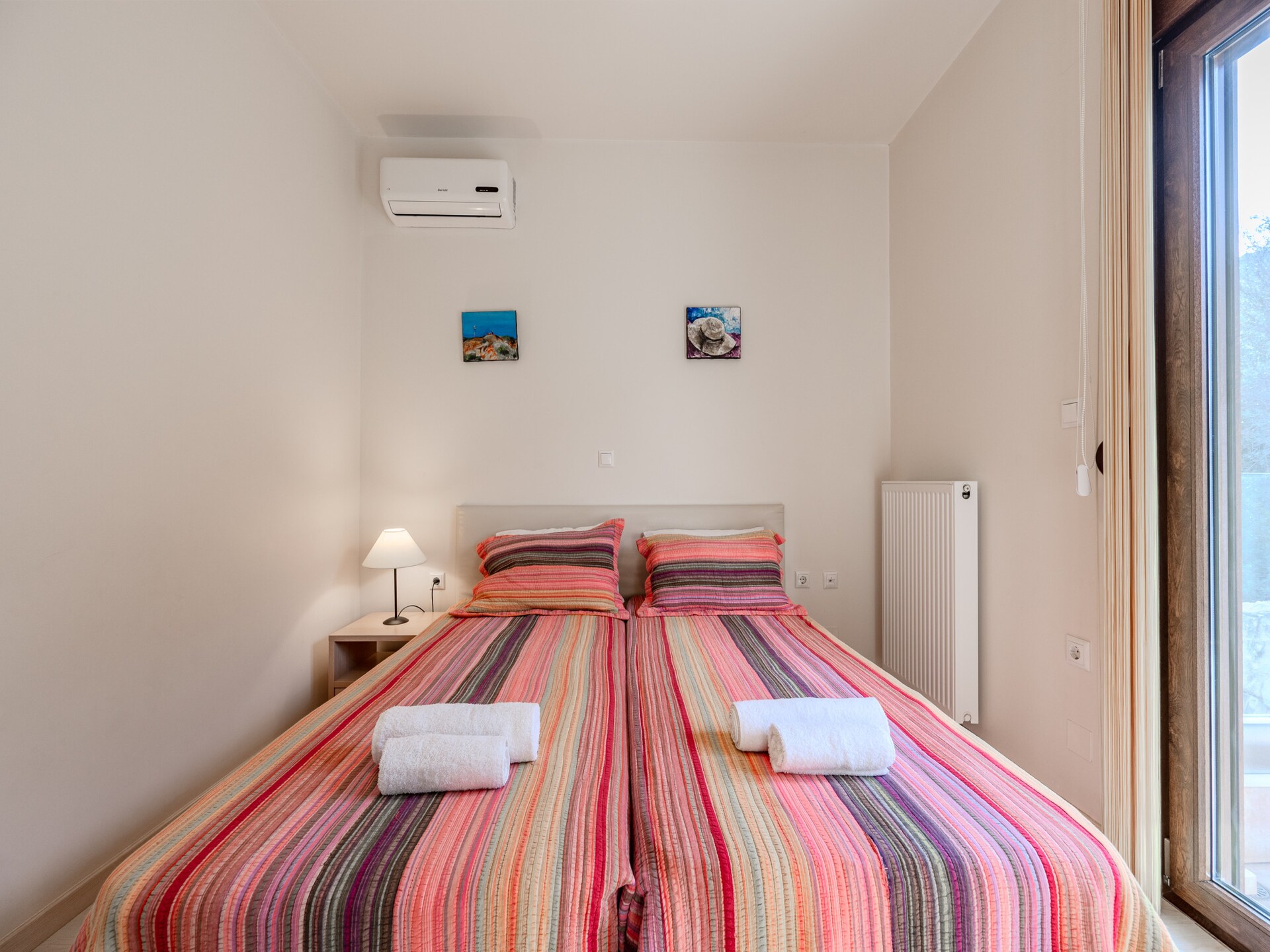 Villa Paris: Ruime oase met privézwembad op 900 meter van strand - foto 14