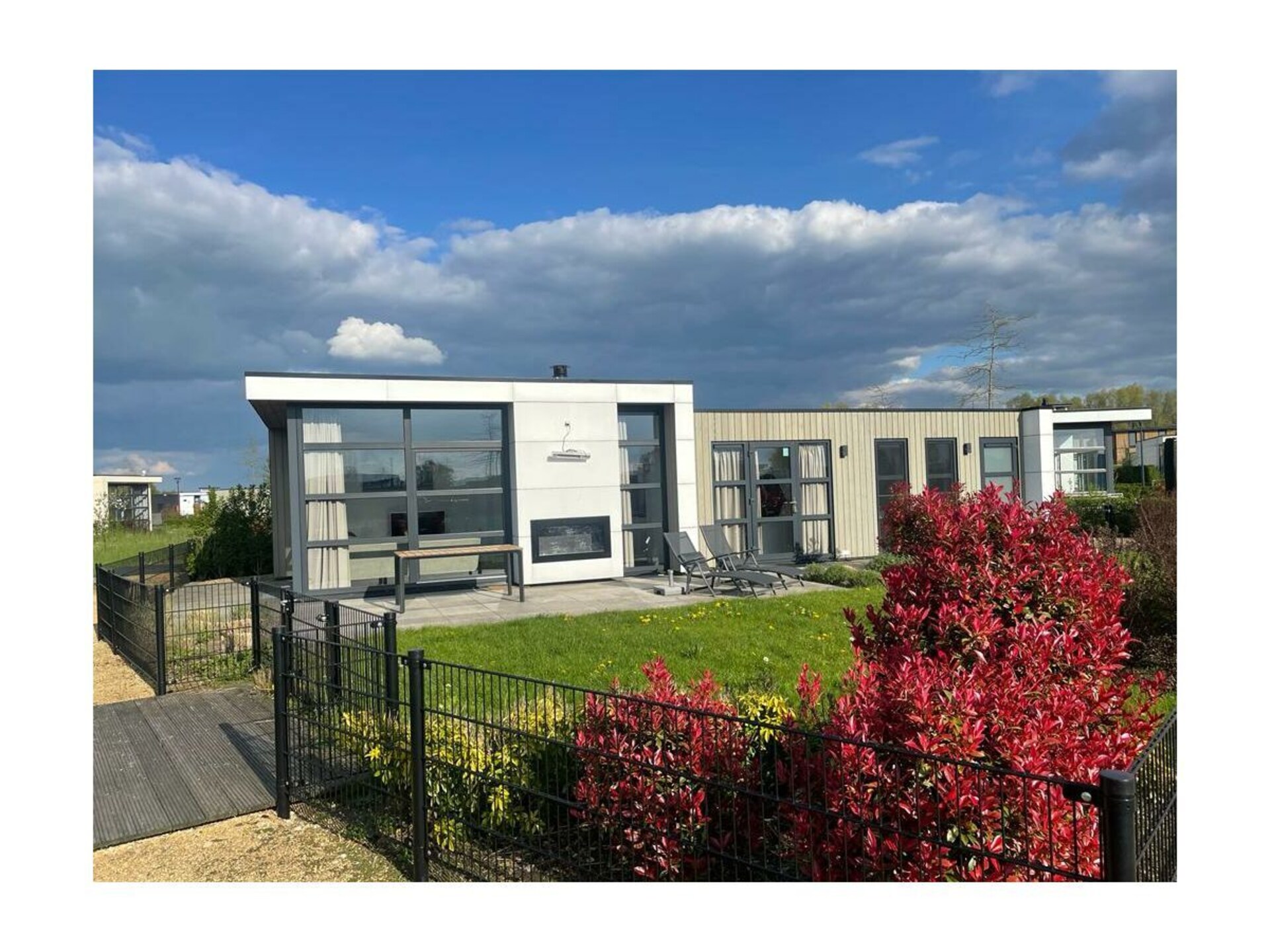 Modern waterchalet met privésteiger in Olburgen – ideaal voor gezinnen en hondenliefhebbers - foto 4