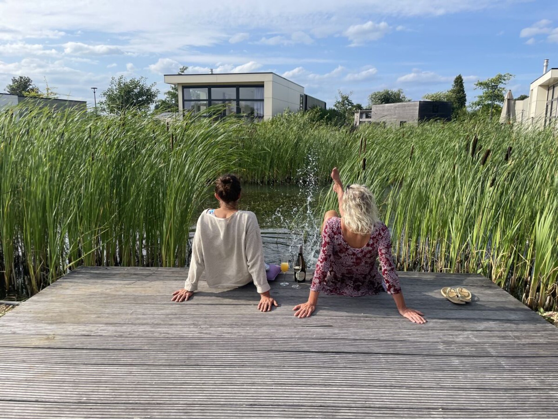 Modern waterchalet met privésteiger in Olburgen – ideaal voor gezinnen en hondenliefhebbers - foto 7