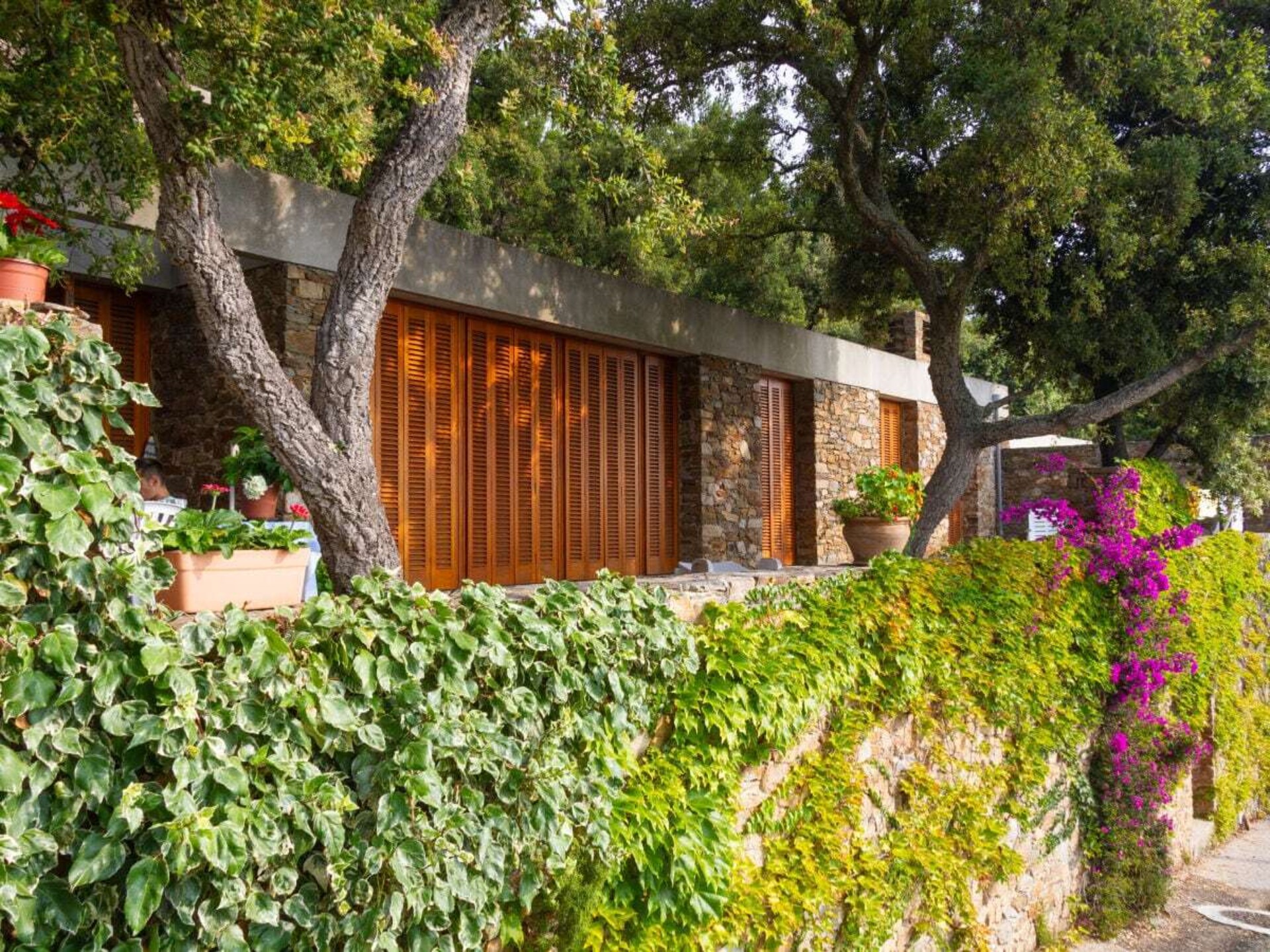 Ruime bungalow met zeezicht en groot terras in Bormes-les-Mimosas - foto 10