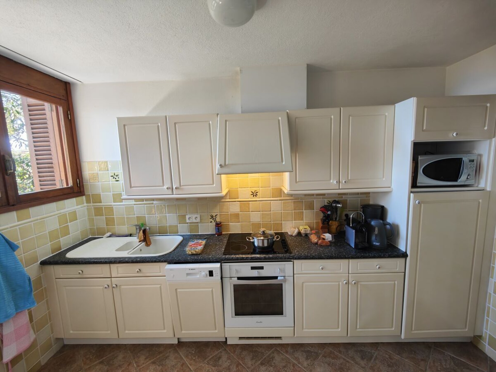 Ruime bungalow met zeezicht en groot terras in Bormes-les-Mimosas - foto 12