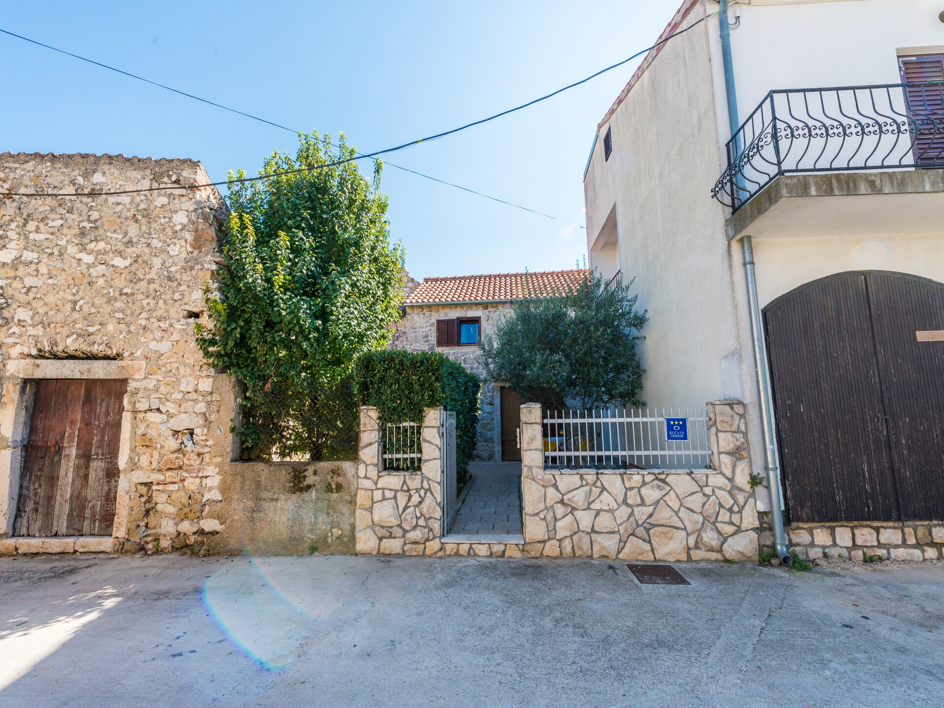Knusse vrijstaande bungalow voor 3, vlakbij strand en centrum Zadar - foto 1