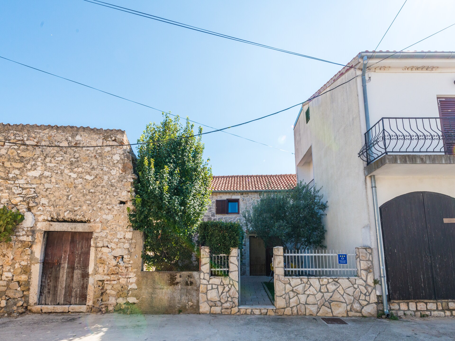 Knusse vrijstaande bungalow voor 3, vlakbij strand en centrum Zadar - foto 2