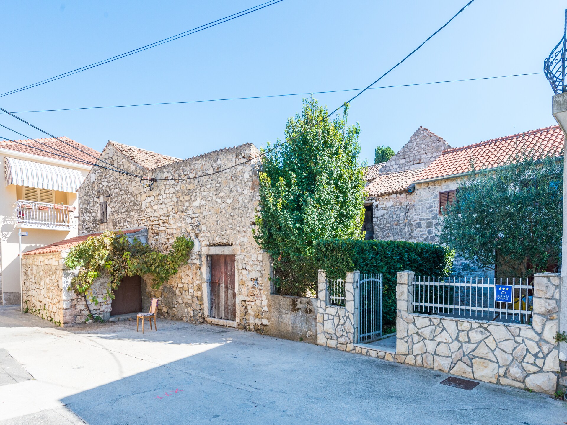 Knusse vrijstaande bungalow voor 3, vlakbij strand en centrum Zadar - foto 3