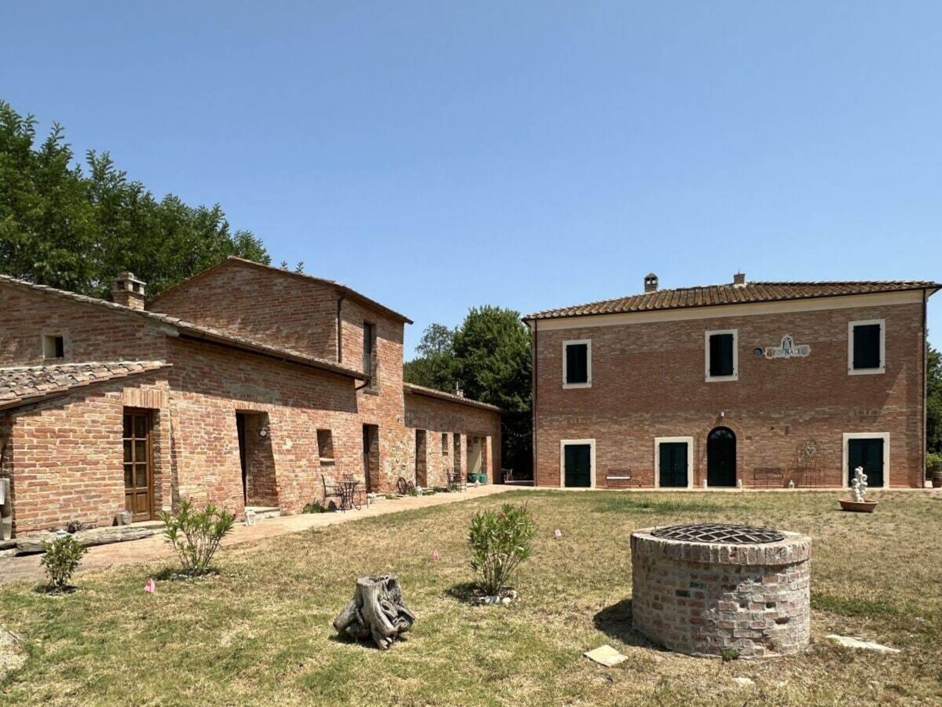 Op 1,0 km van het centrum: Sfeervol vakantiehuis in Abbadia di Montepulciano - foto 1