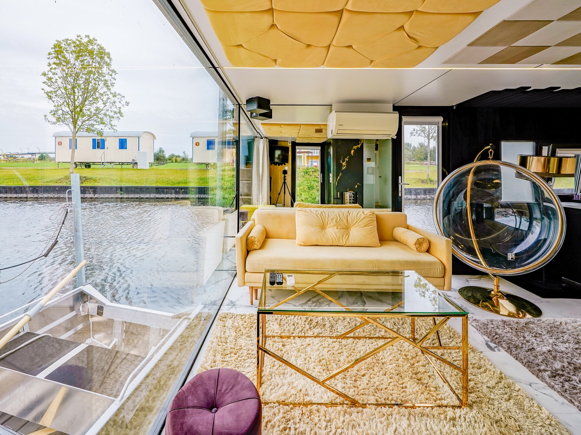 Woonboot in Hohenkirchen op 600 m van het centrum - foto 4