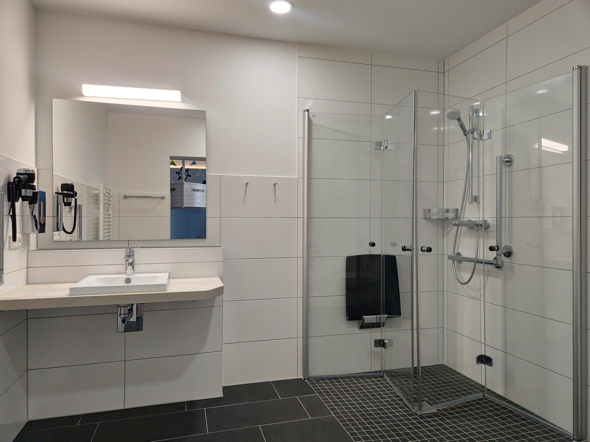 Op 600 m van het centrum: Modern appartement in Hohenkirchen - foto 22