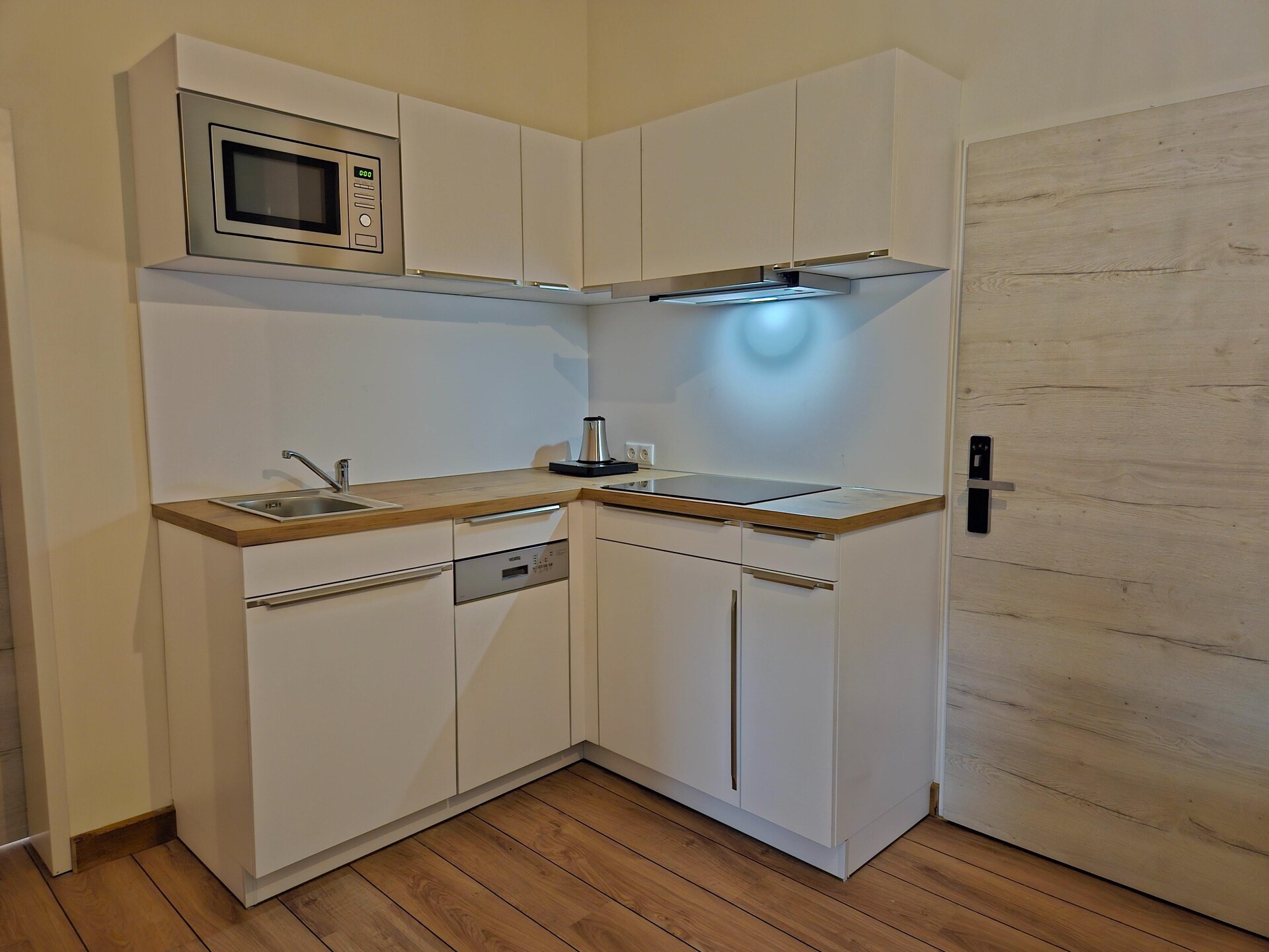 Op 600 m van het centrum: Modern appartement in Hohenkirchen - foto 11