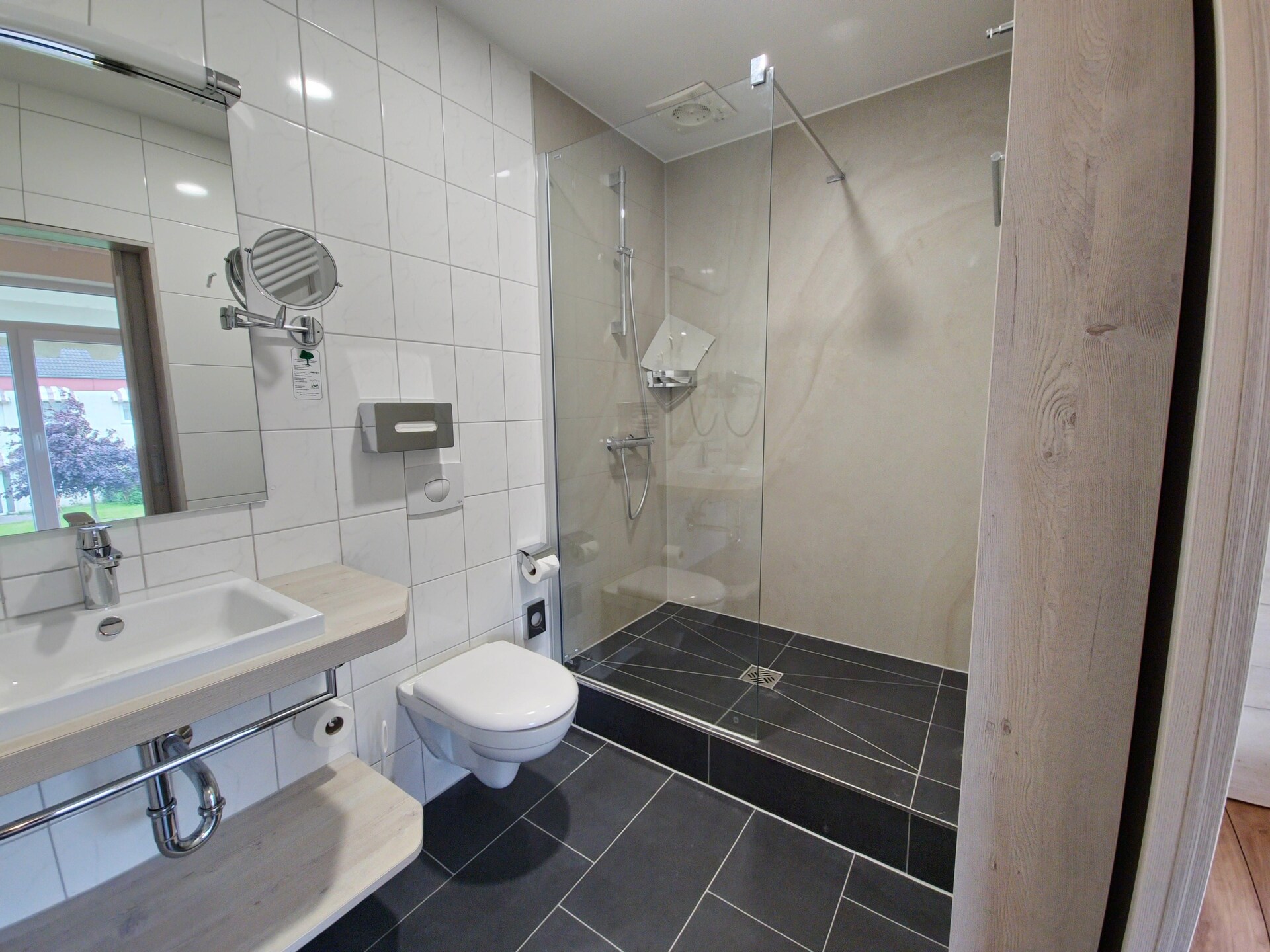 Op 600 m van het centrum: modern appartement in Hohenkirchen · 5 pers. - foto 11