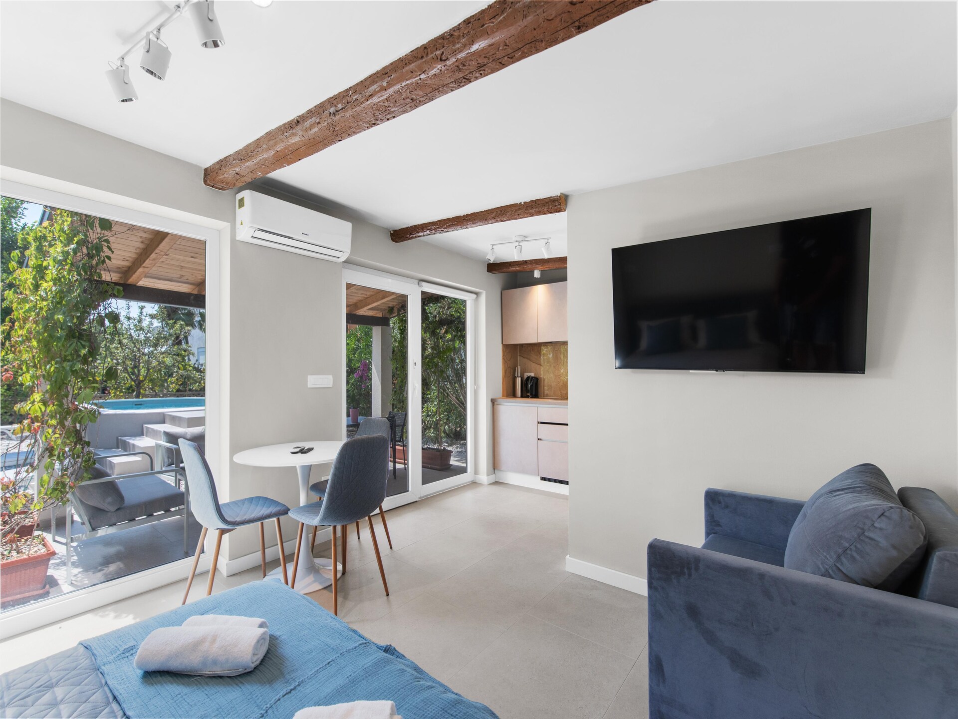 Knusse vrijstaande villa voor 3 in het hart van Novigrad, vlakbij zee - foto 10