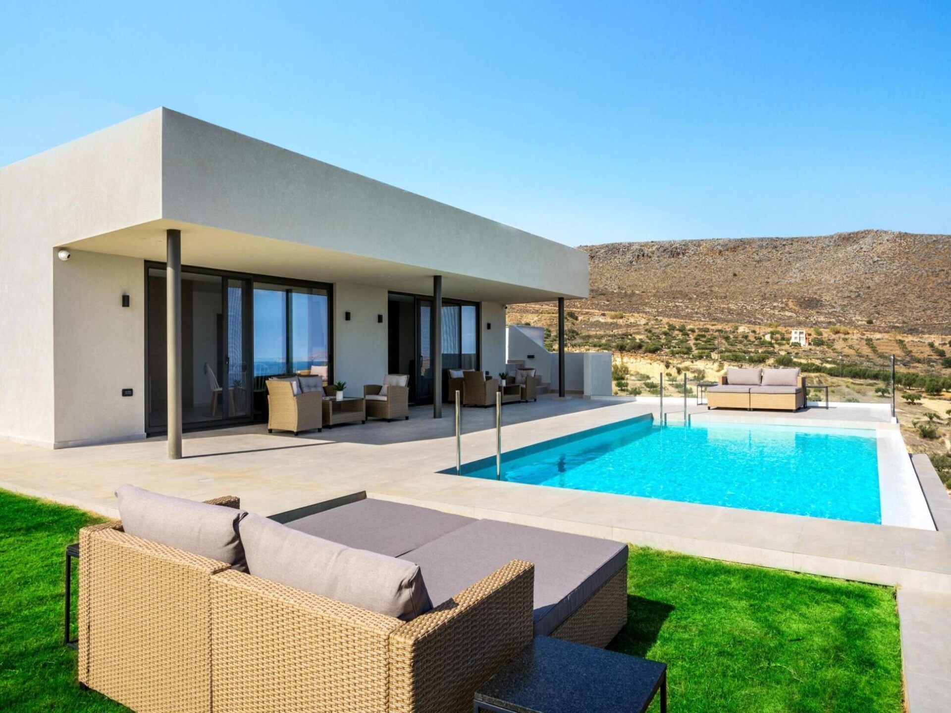 Villa Kamelia – Elegante villa met privézwembad en zeezicht bij Heraklion - foto 1