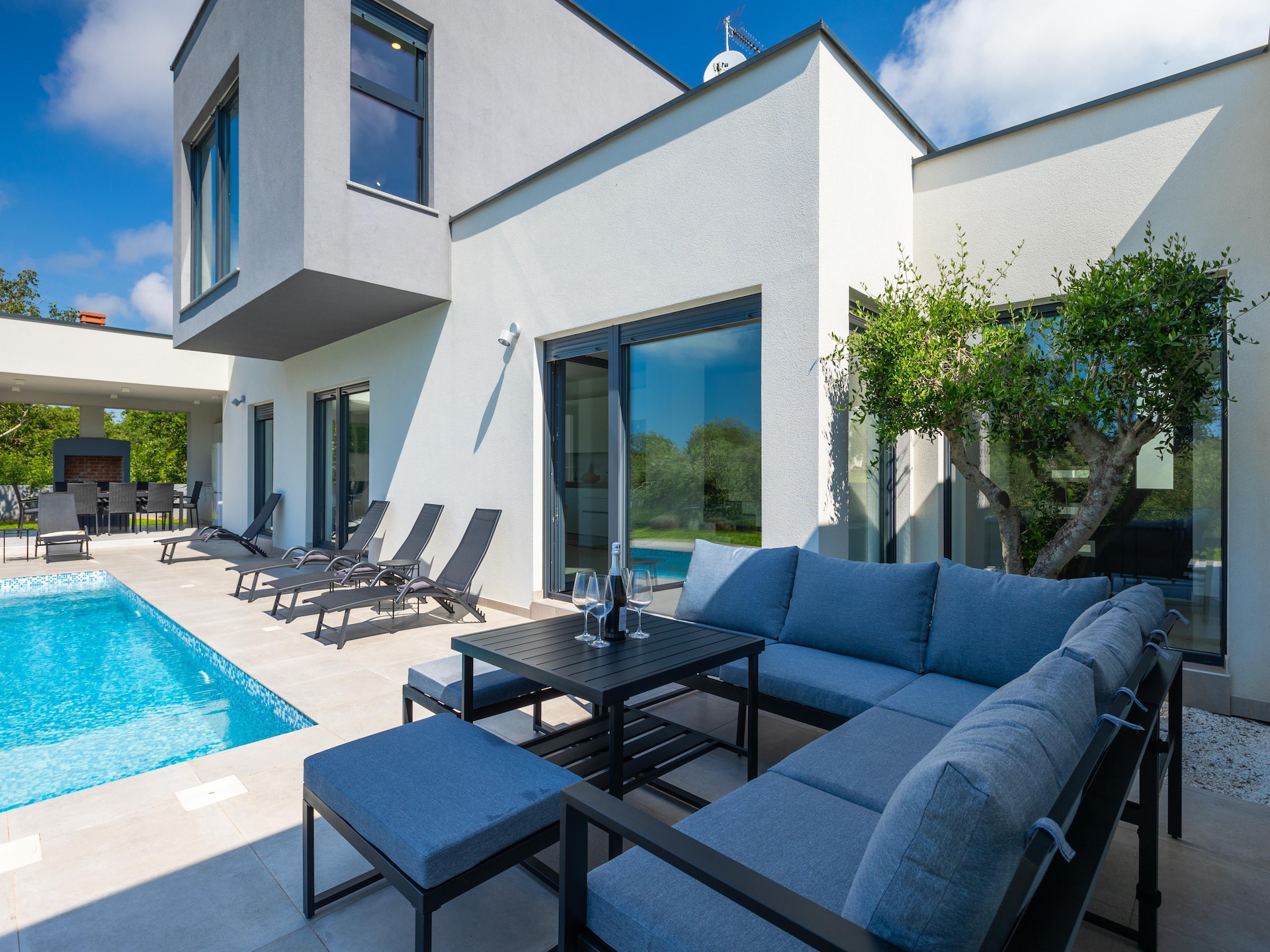 8-persoons villa in het centrum van Ližnjan op 800m van zee - foto 21