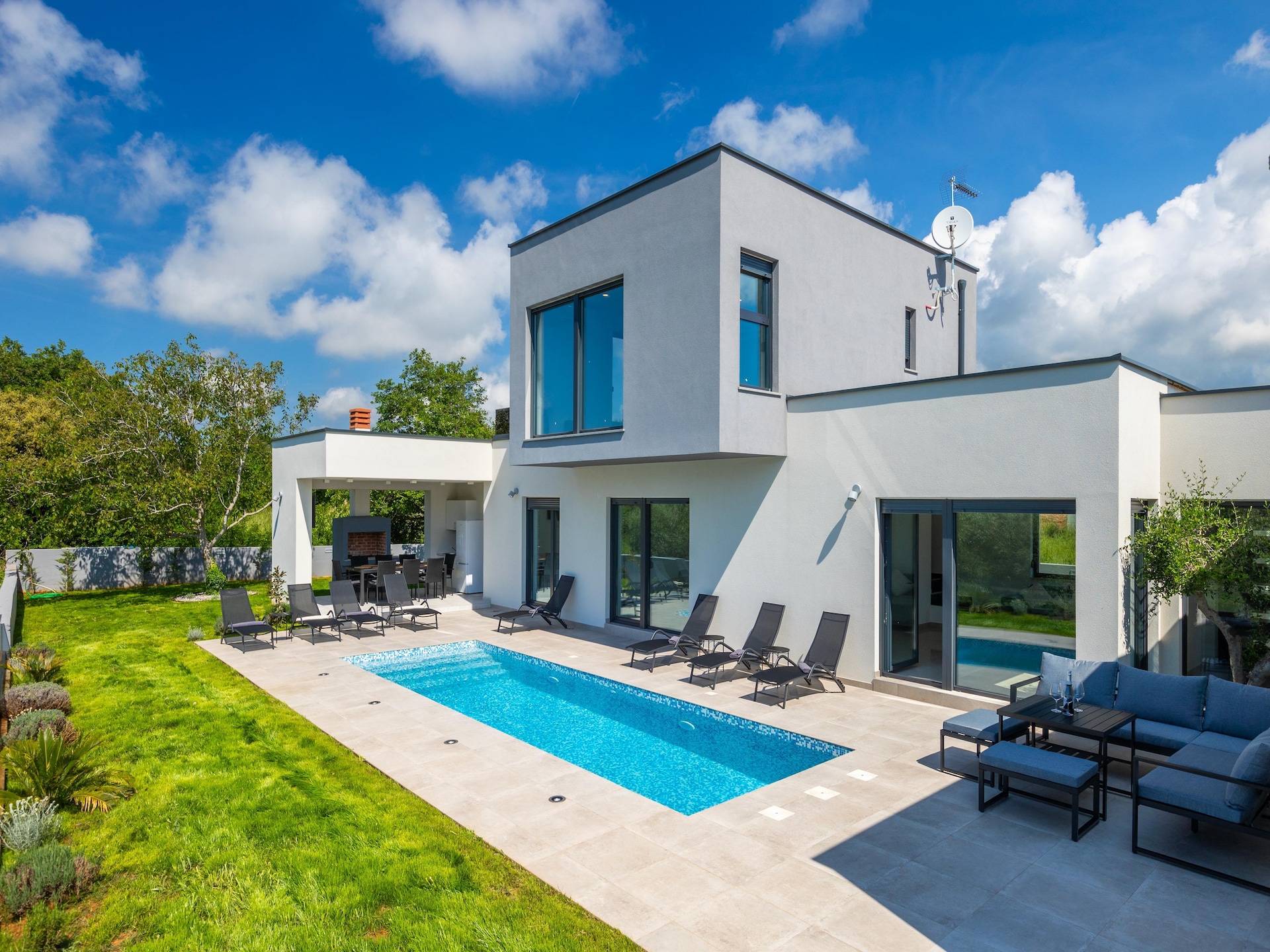 8-persoons villa in het centrum van Ližnjan op 800m van zee - foto 2