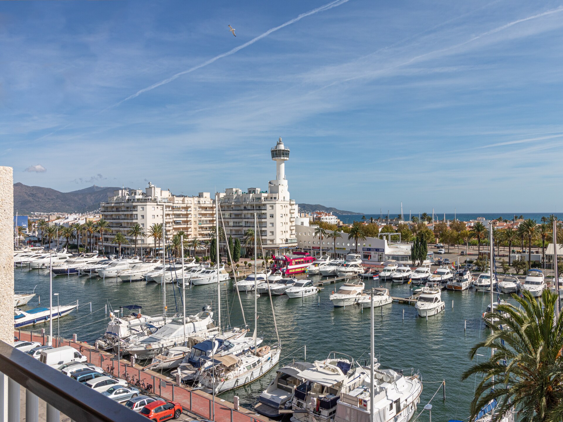 Modern appartement met zeezicht en terras aan de golfbaan in Empuriabrava - foto 29
