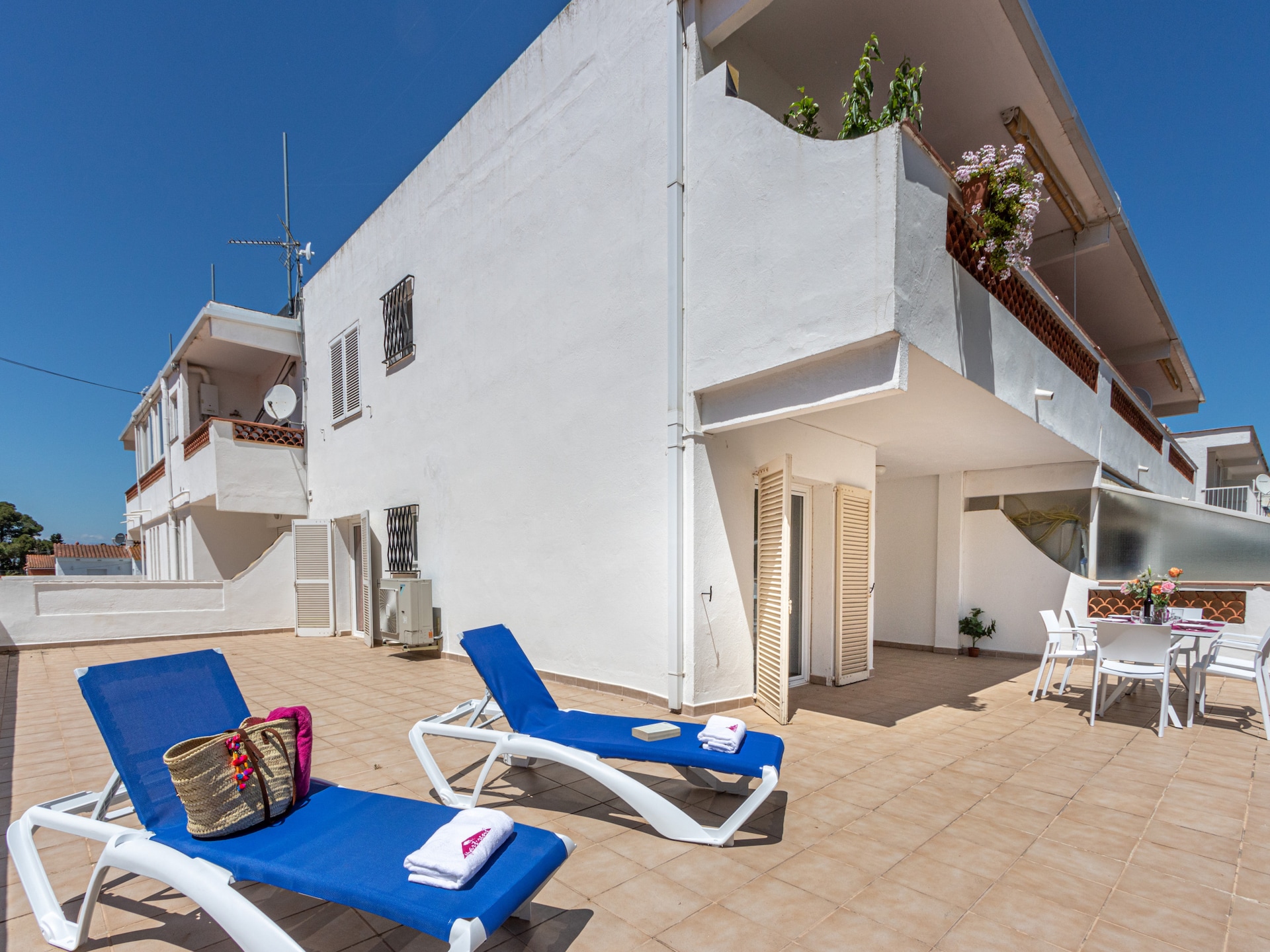 Op 350 m van het strand: Licht appartement in Empuriabrava - foto 1