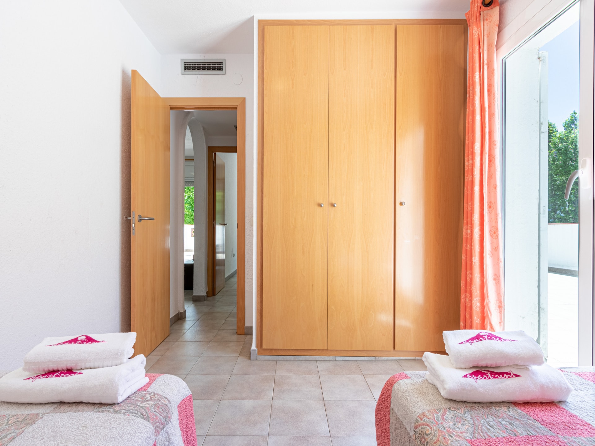 Op 350 m van het strand: Licht appartement in Empuriabrava - foto 20