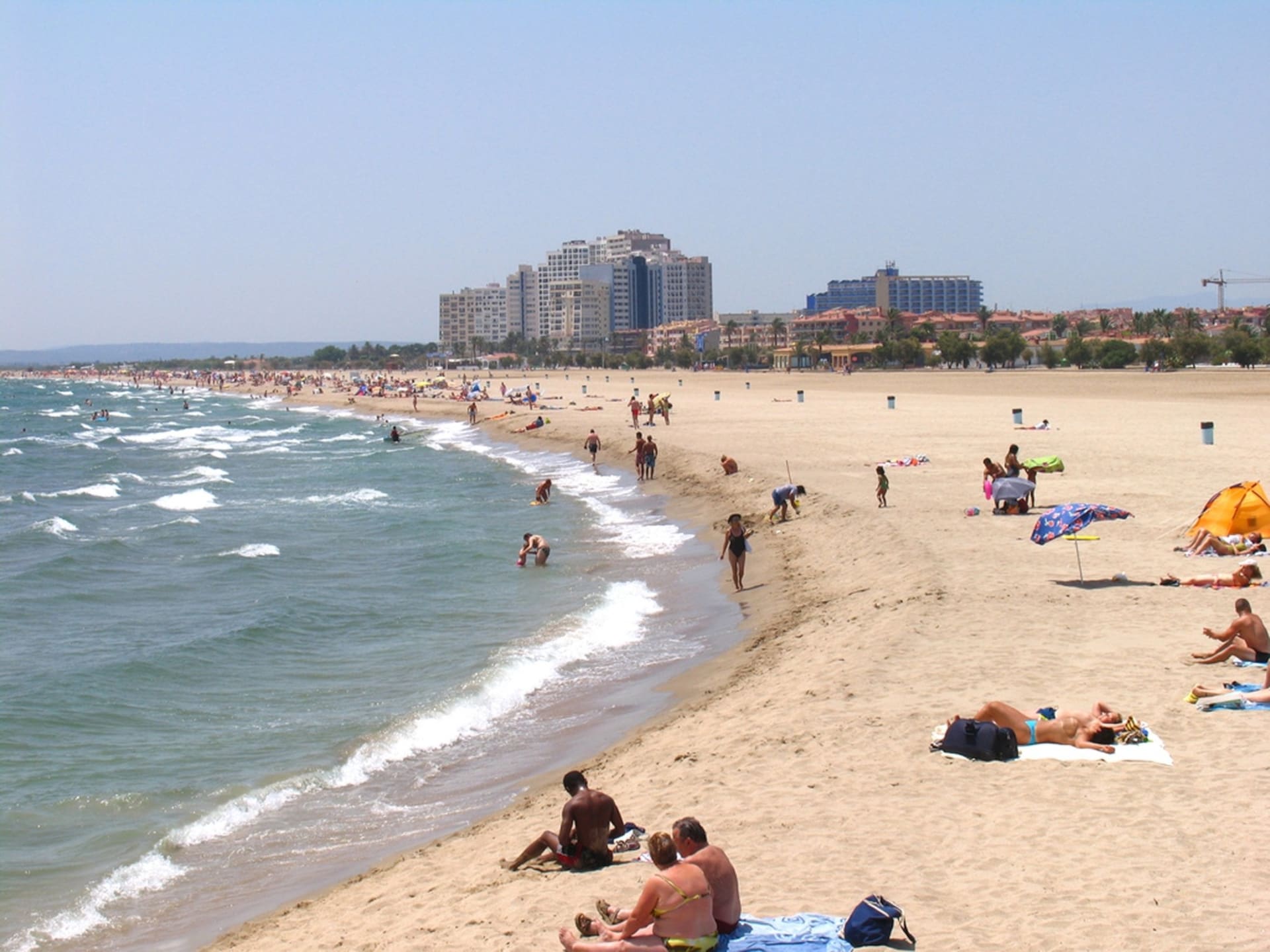 Op 350 m van het strand: Licht appartement in Empuriabrava - foto 9