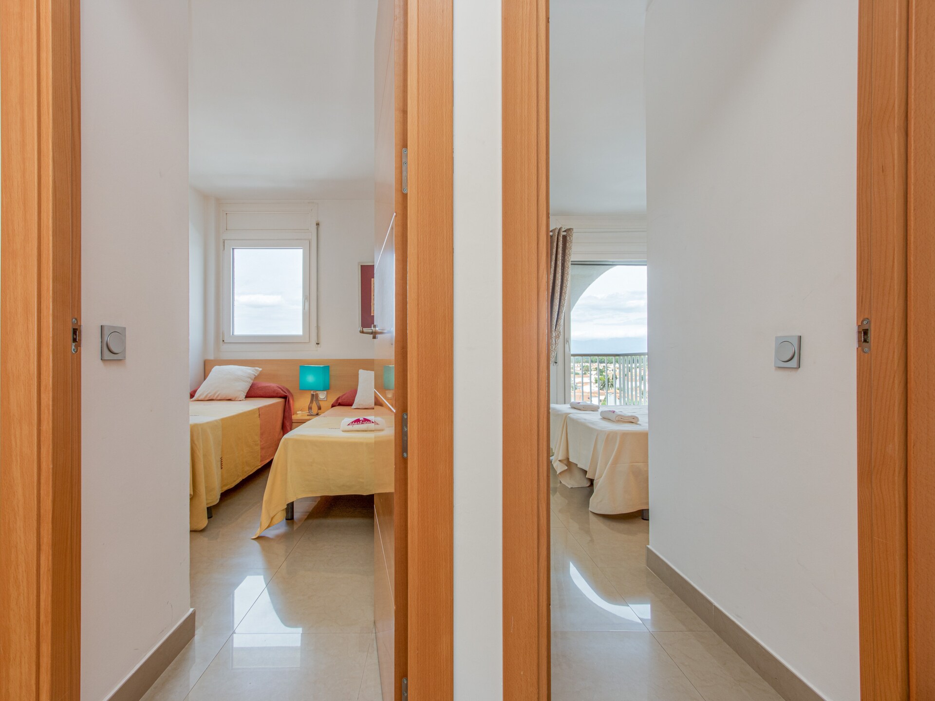 Ruim appartement met zeezicht en terras aan de golfbaan in Empuriabrava - foto 19