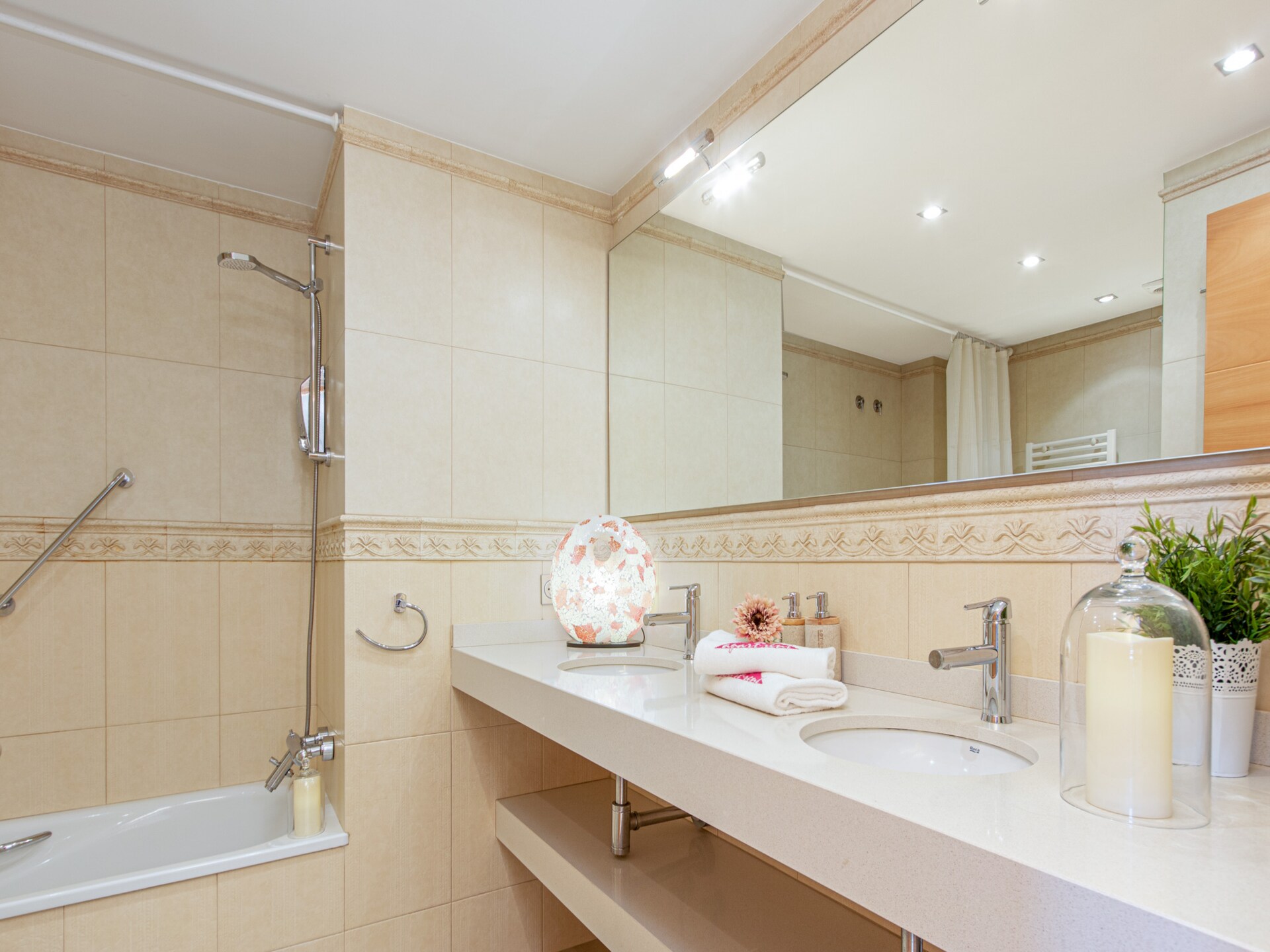 Ruim appartement met zeezicht en terras aan de golfbaan in Empuriabrava - foto 28