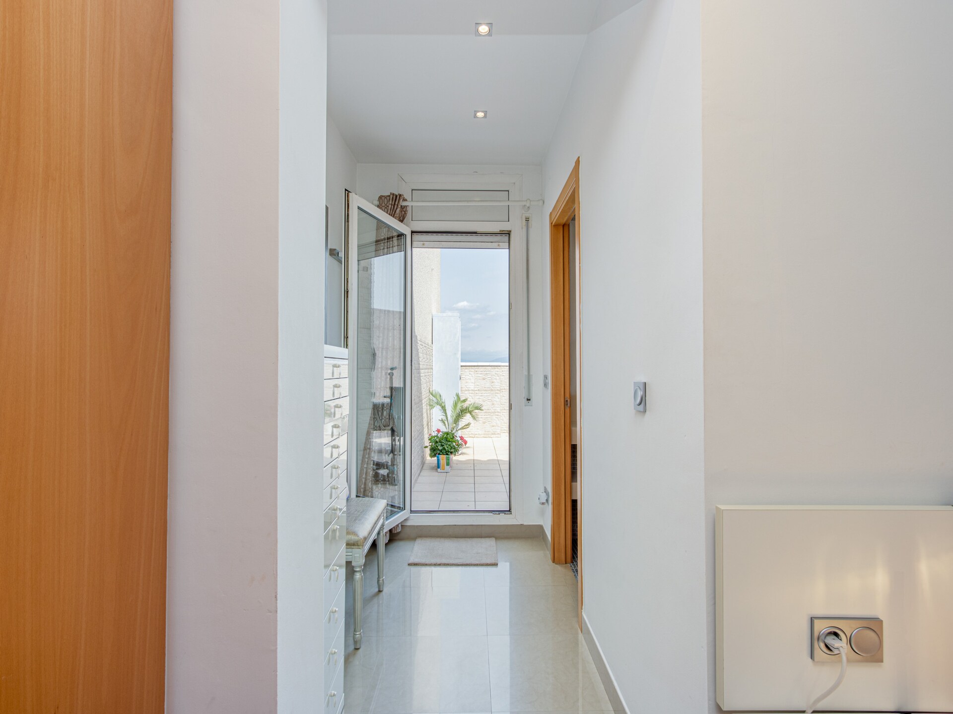 Ruim appartement met zeezicht en terras aan de golfbaan in Empuriabrava - foto 39