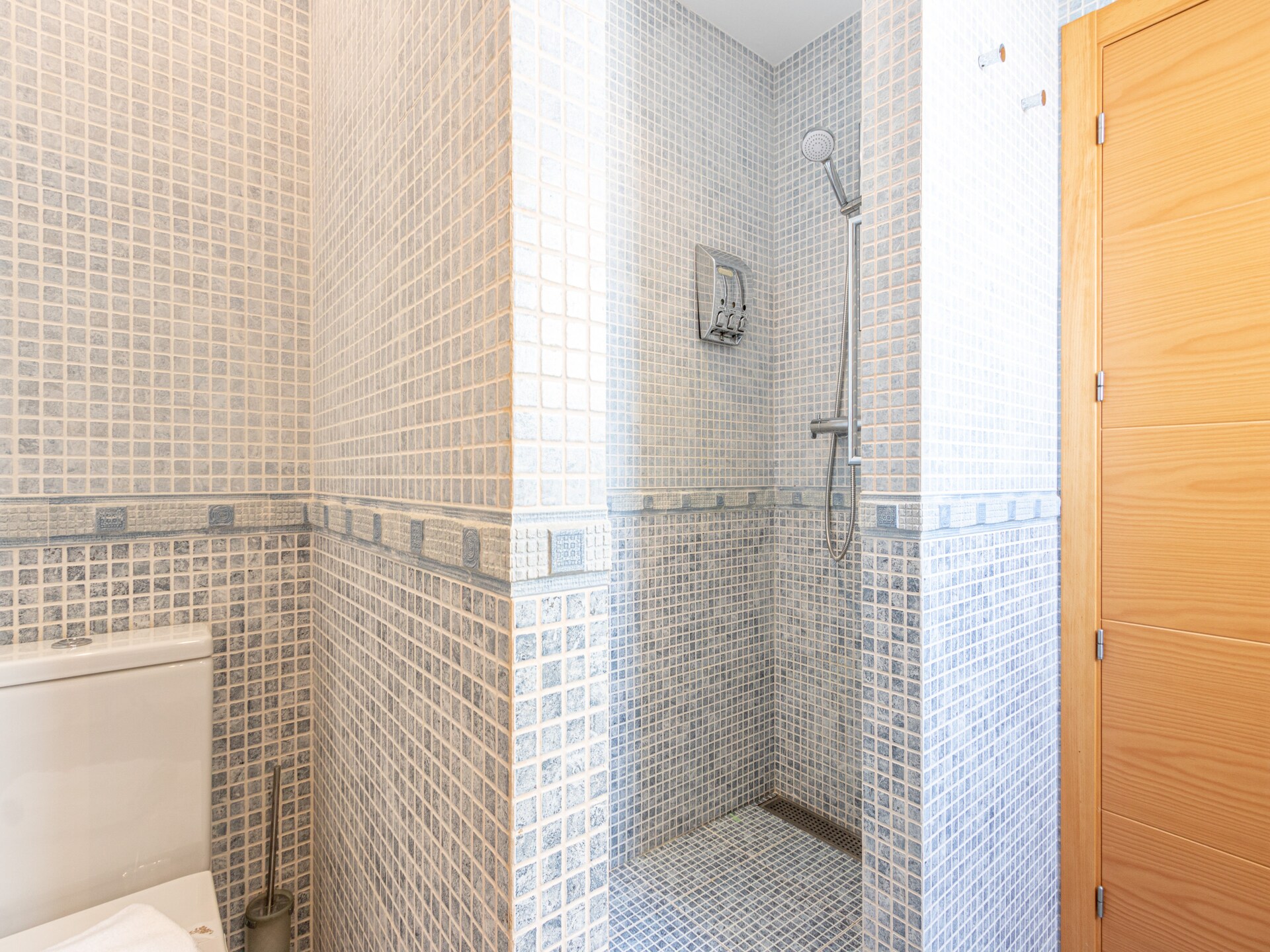 Ruim appartement met zeezicht en terras aan de golfbaan in Empuriabrava - foto 27