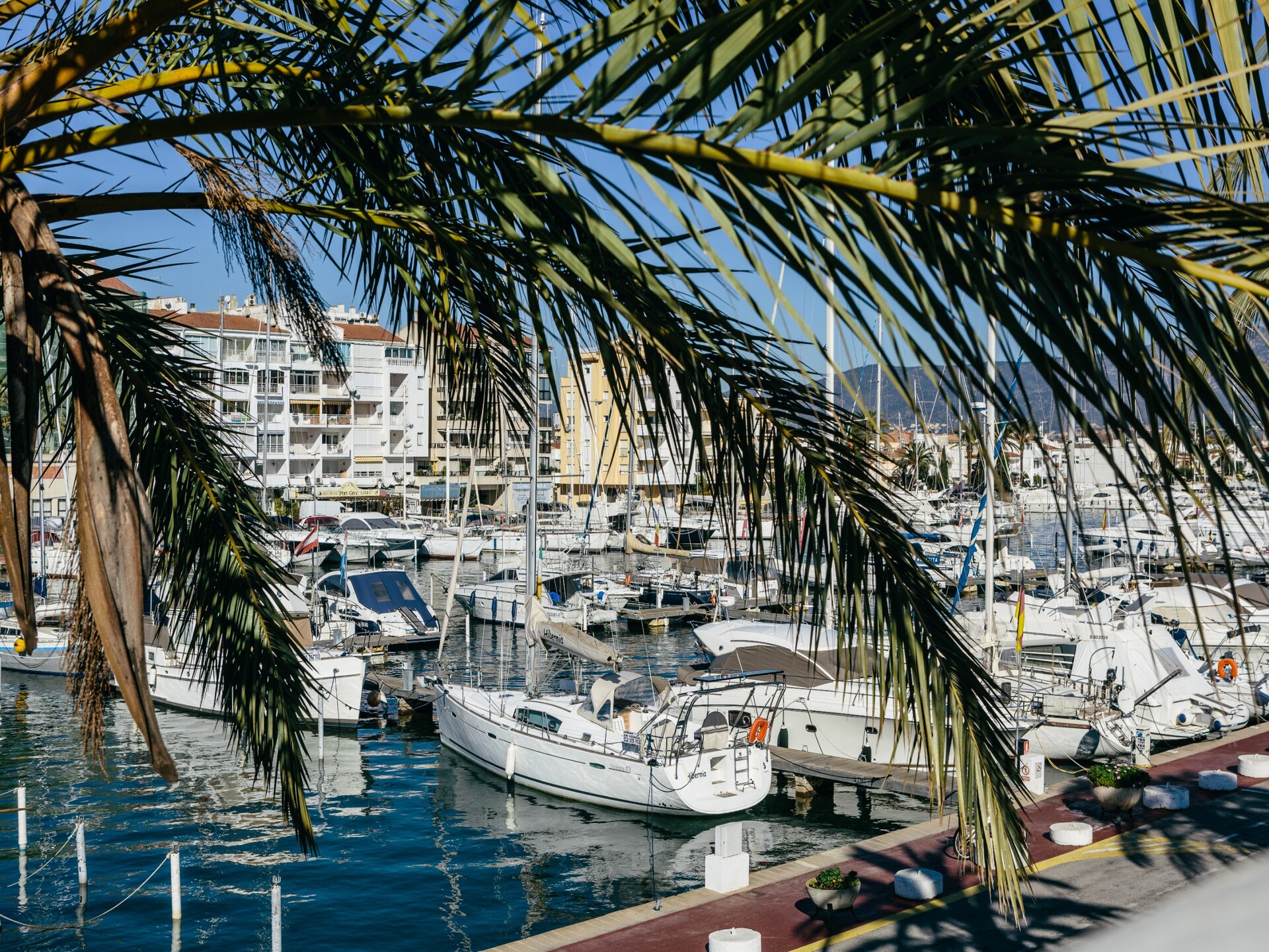 Ruim appartement met zeezicht en terras aan de golfbaan in Empuriabrava - foto 36
