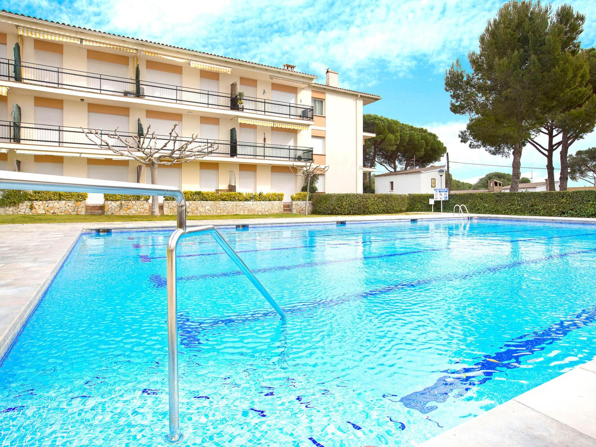 Rustiek appartement aan de Costa Brava met tuin, vlakbij zee en strand - foto 5