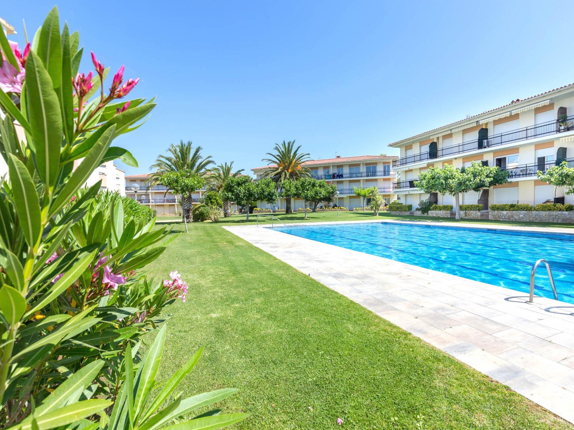 Rustiek appartement aan de Costa Brava met tuin, vlakbij zee en strand - foto 9