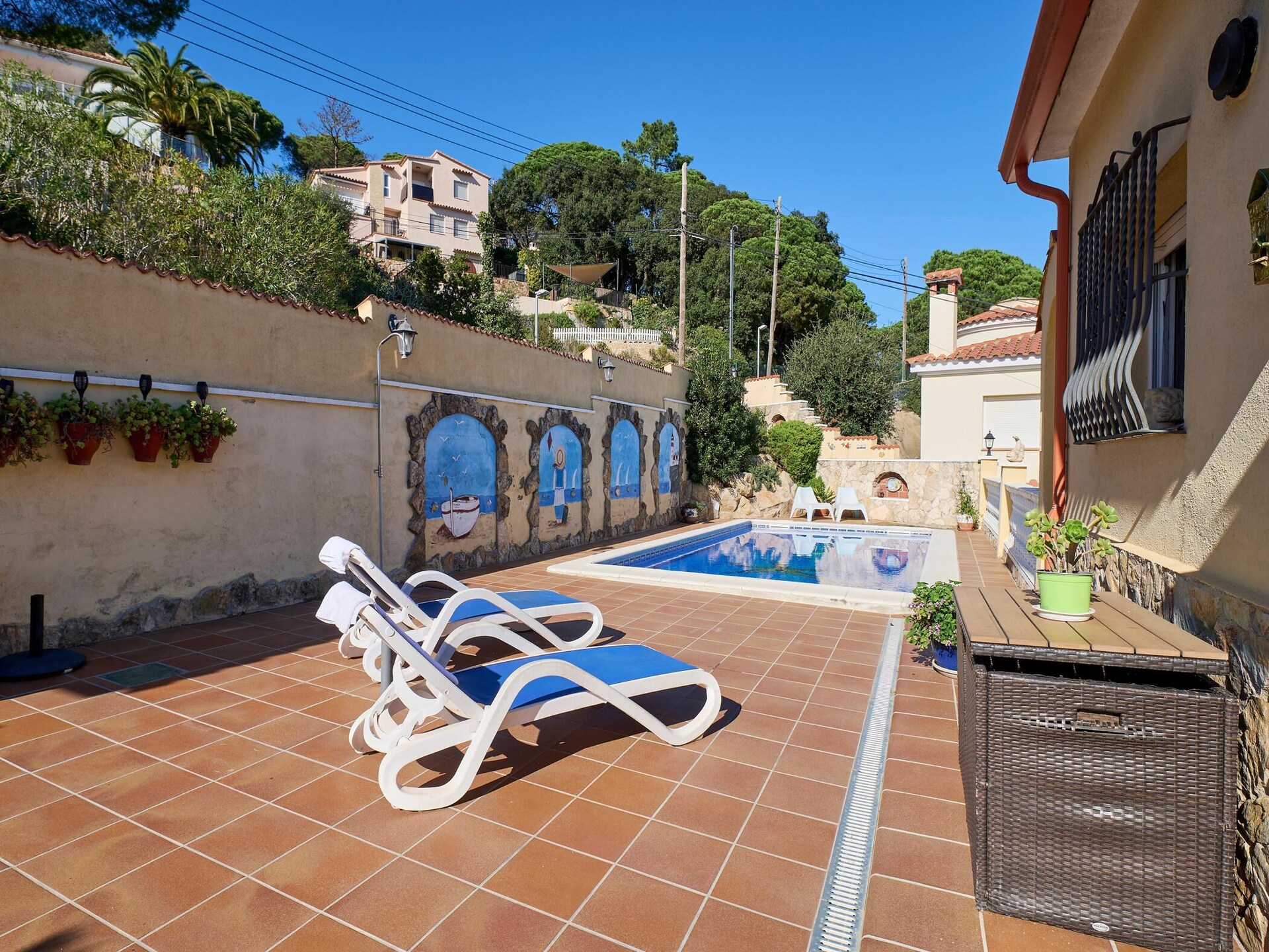 Villa Crisantemo: Ruim vakantiehuis met privézwembad en zeezicht nabij Lloret de Mar - foto 40