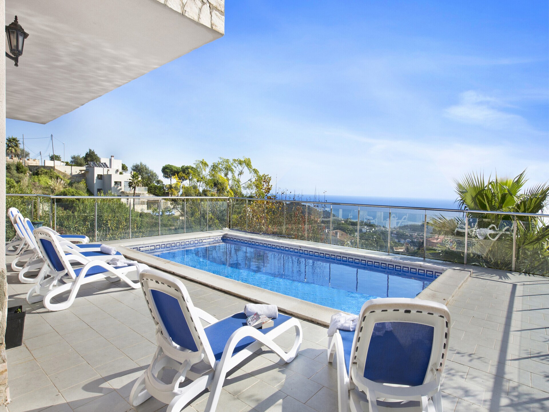 Ruime villa met privézwembad en zeezicht aan de golfbaan bij Lloret de Mar - foto 19
