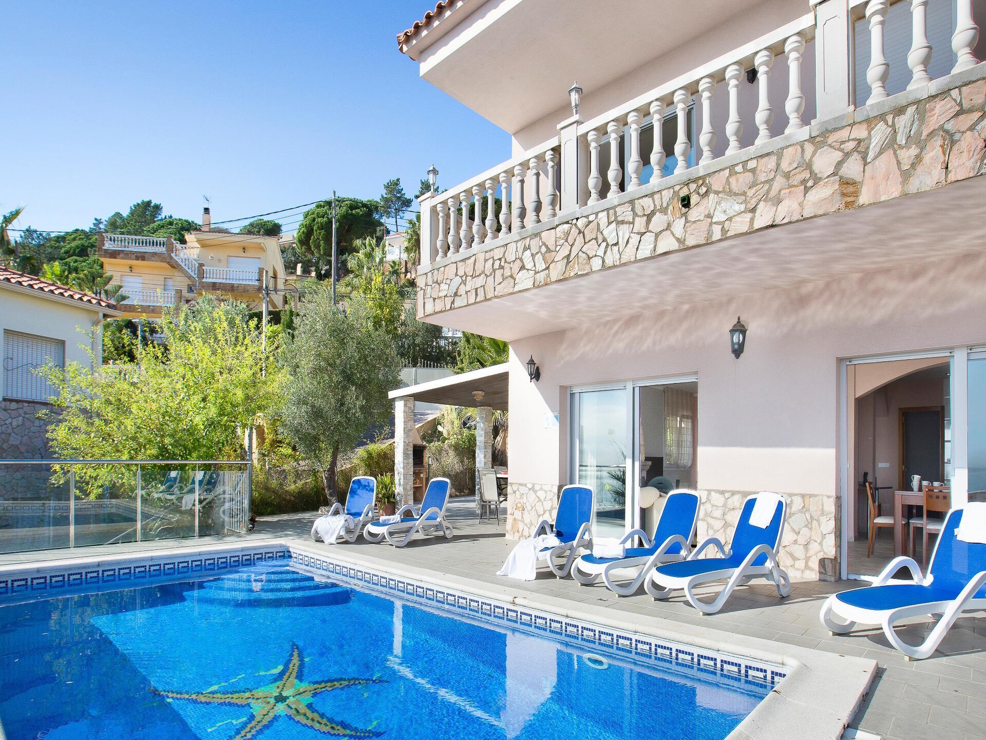 Ruime villa met privézwembad en zeezicht aan de golfbaan bij Lloret de Mar - foto 6