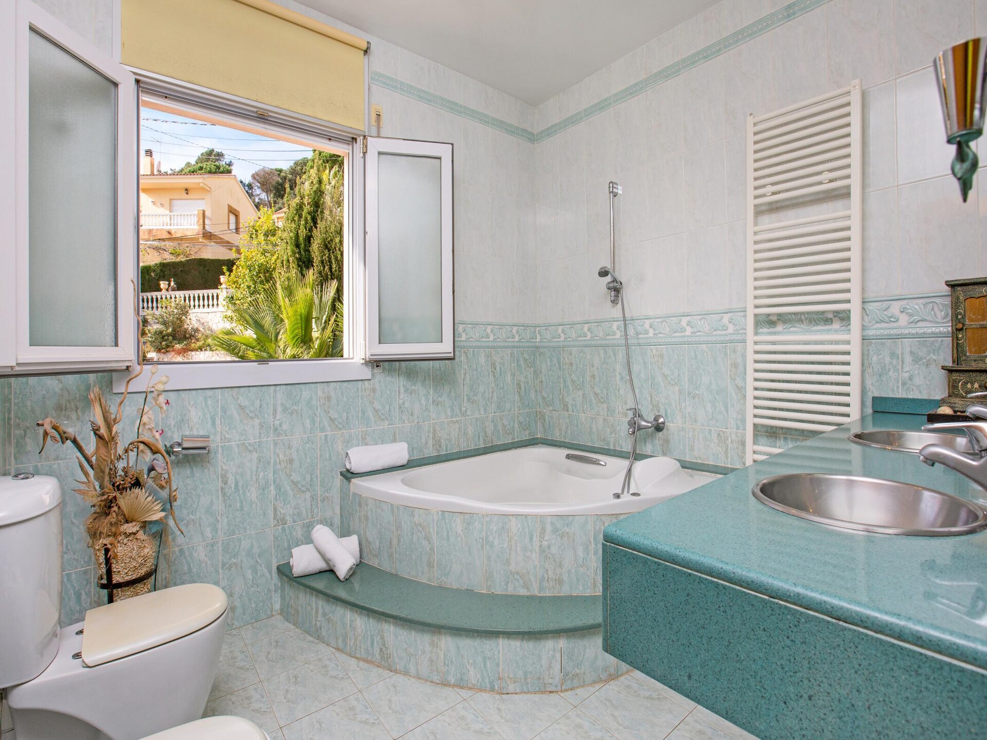 Ruime villa met privézwembad en zeezicht aan de golfbaan bij Lloret de Mar - foto 16