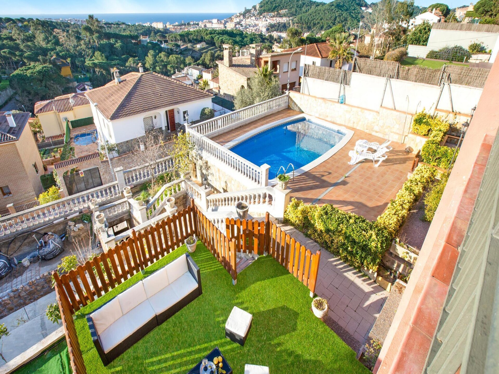 Ruime villa met privézwembad en zeezicht aan de golfbaan bij Lloret de Mar - foto 21